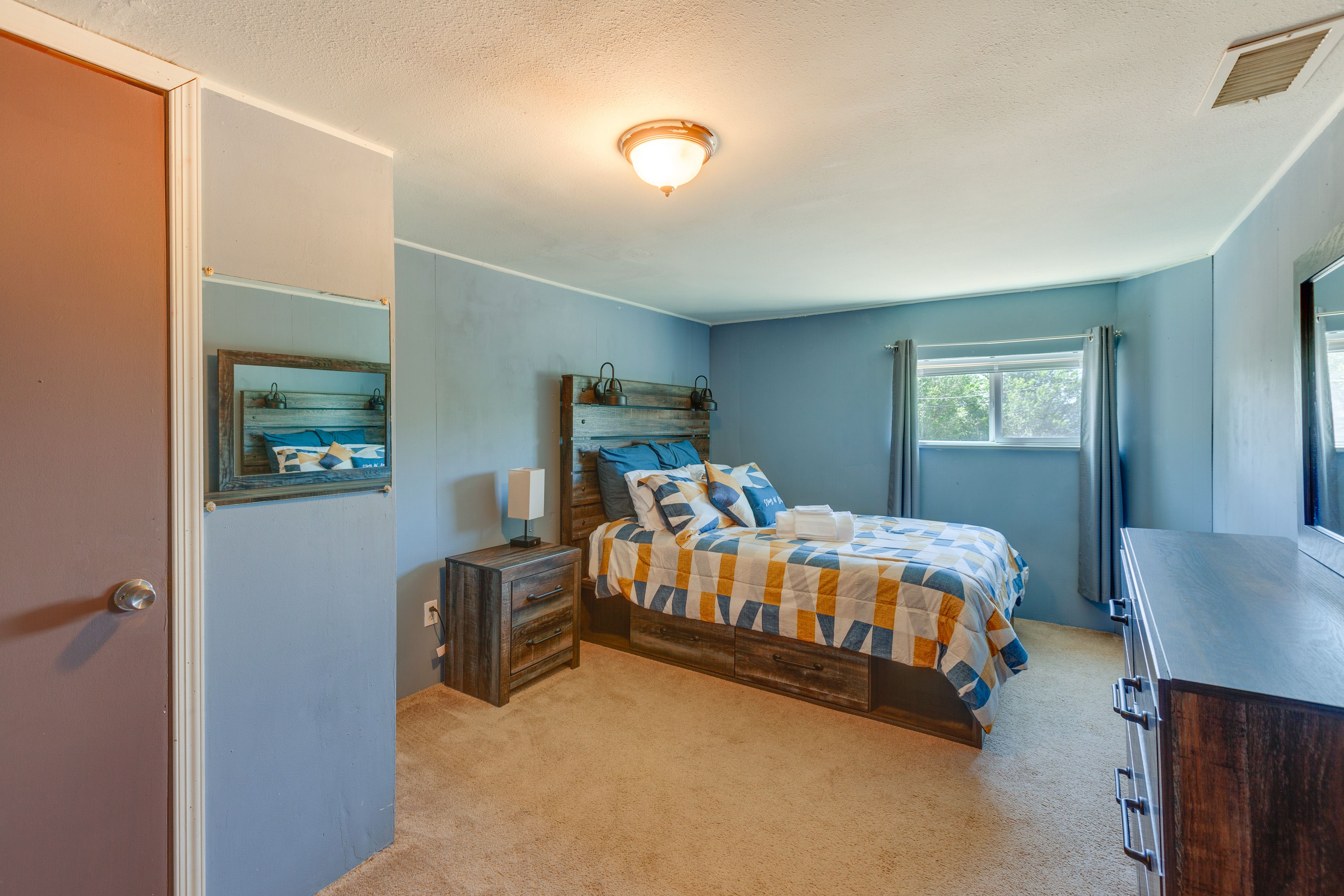 Bedroom 4 | 2nd Floor | Queen Bed