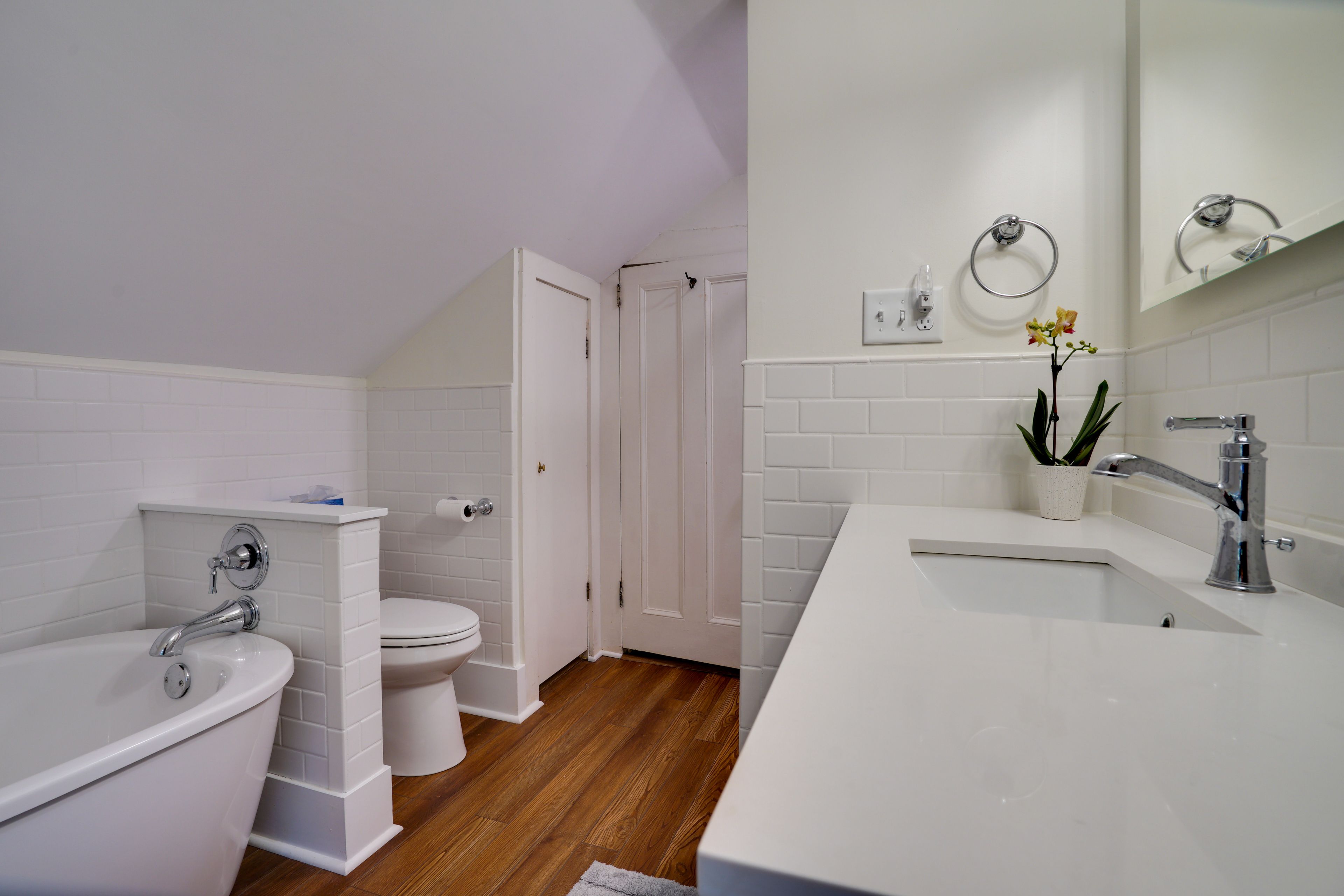 Full Bathroom | 2nd Floor | Separate Tub & Shower