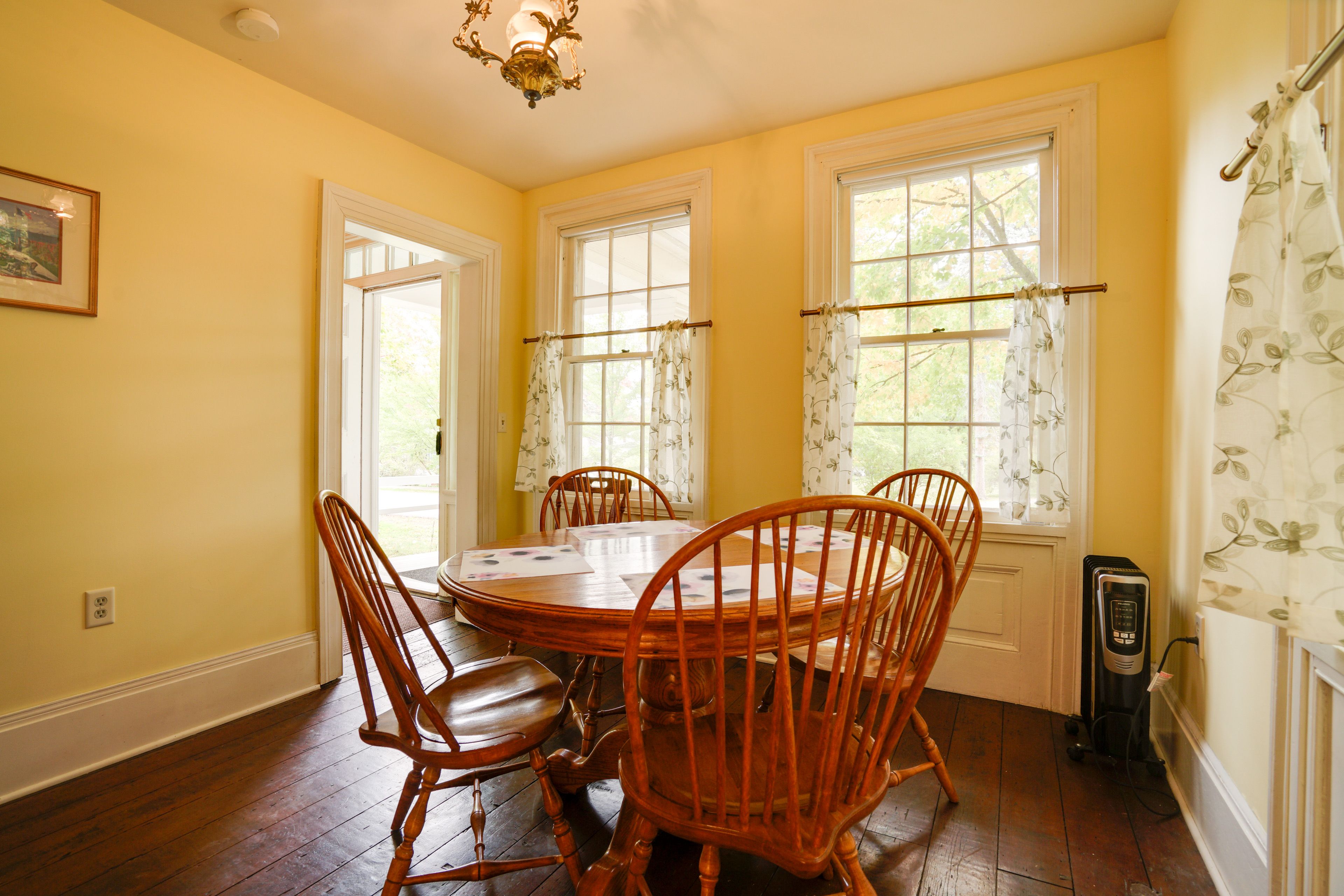 Dining Room | 1st Floor | Fully Equipped Kitchen