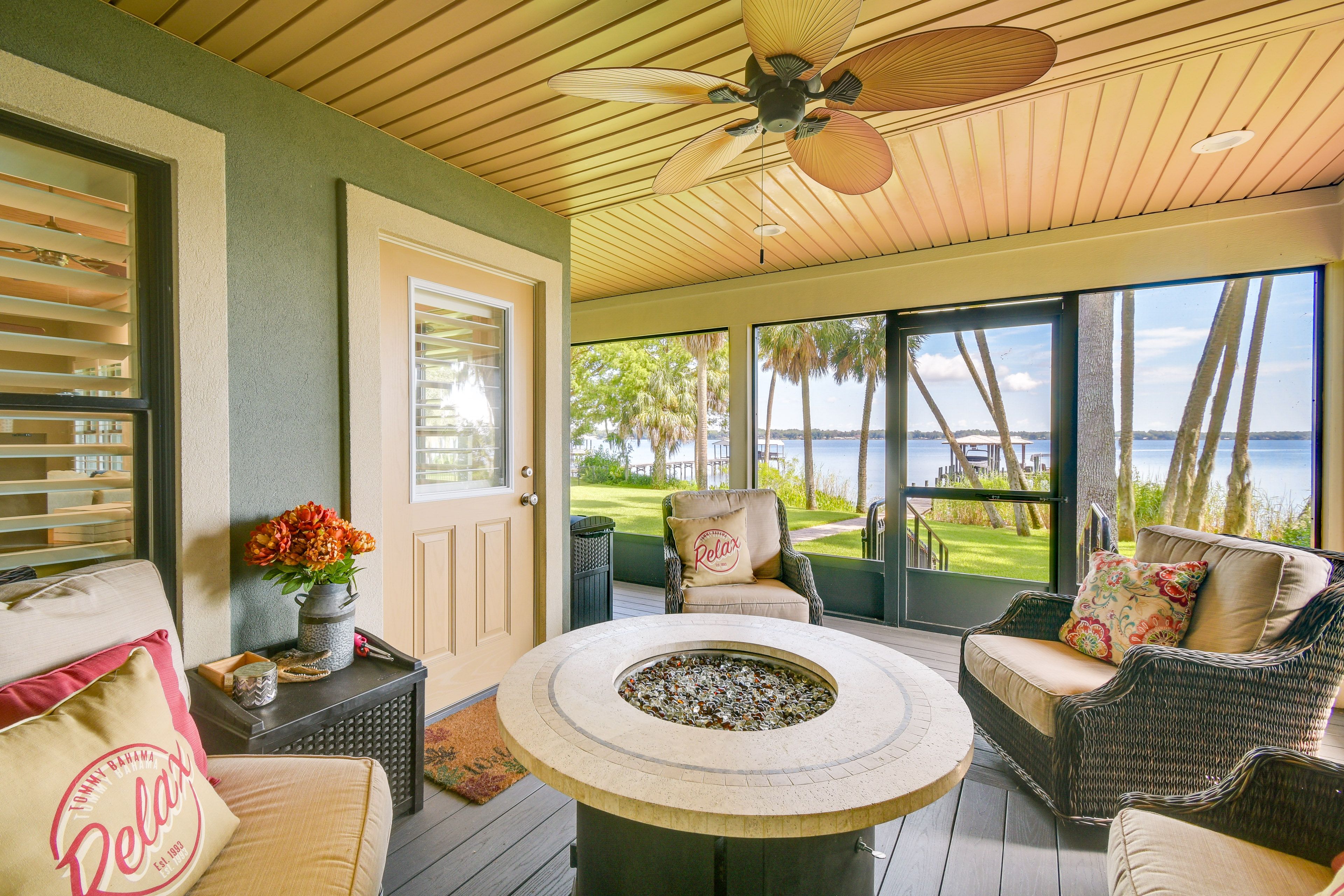 East Palatka Vacation Rental | 2BR | 3BA | 3 Steps Required | 2,000 Sq Ft