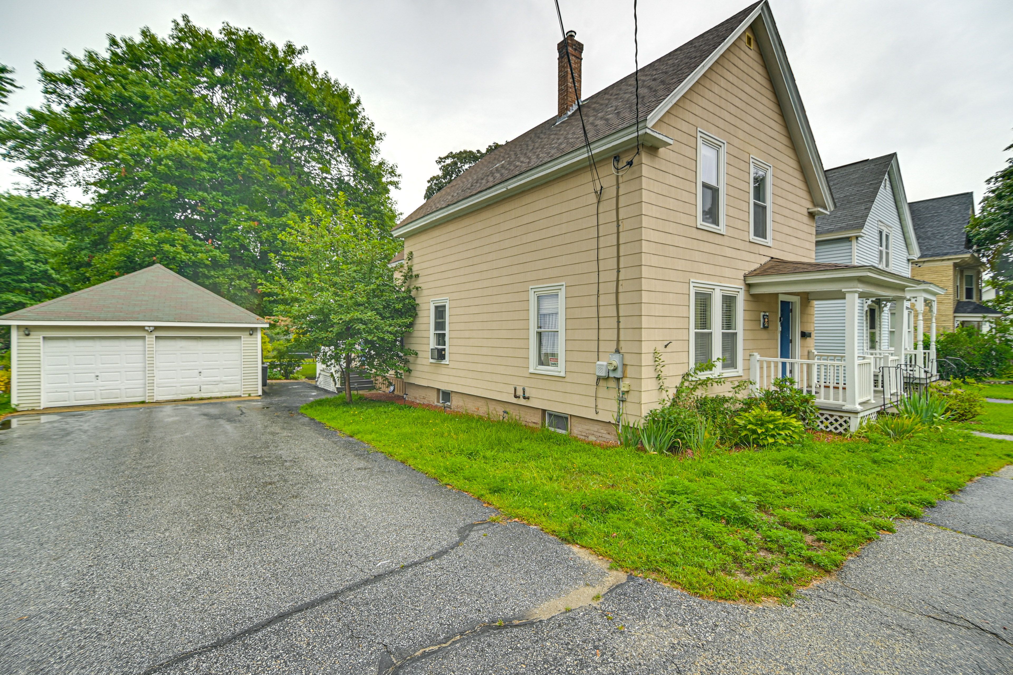 Parking | Driveway (2 Vehicles)