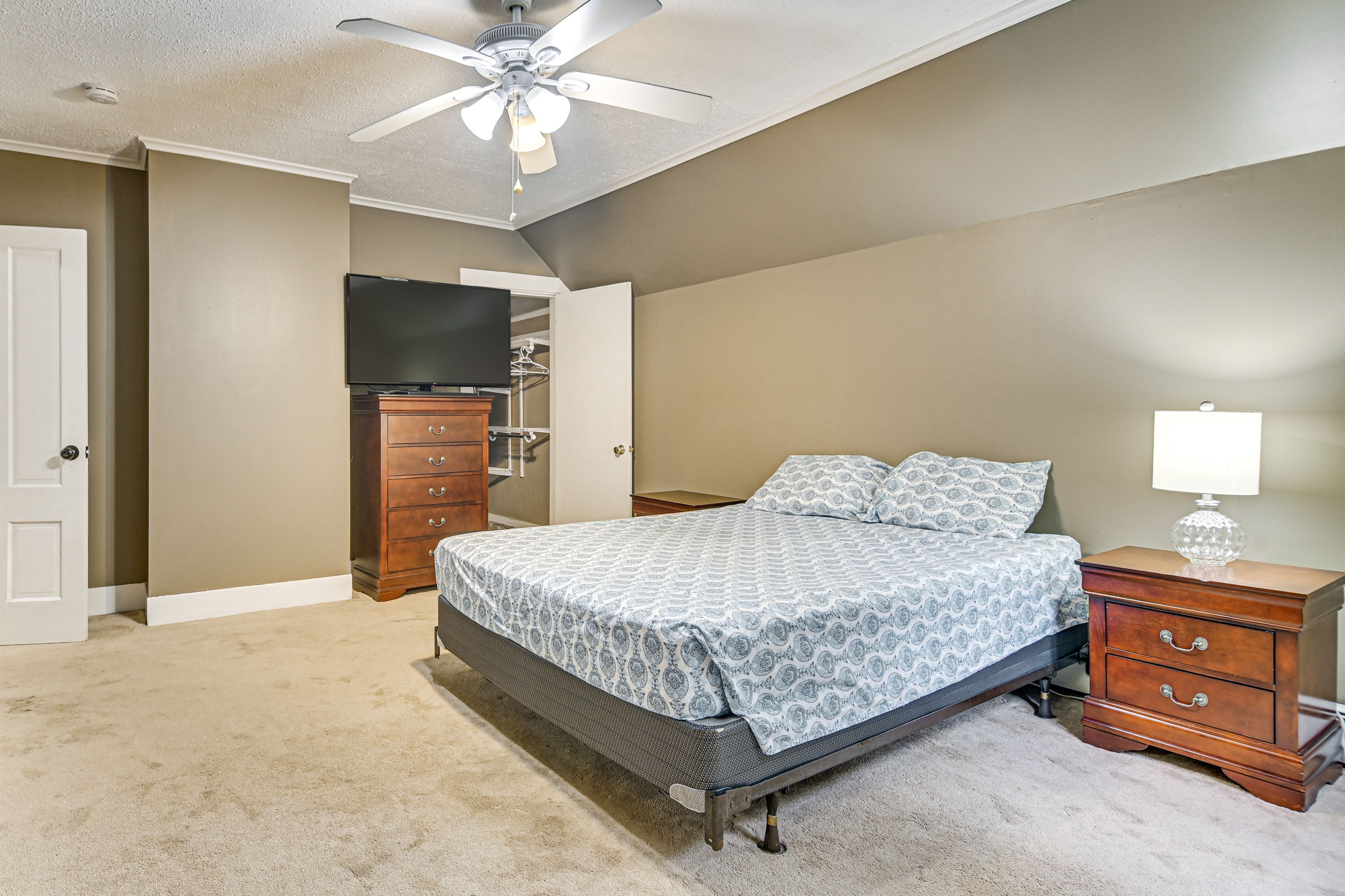 Bedroom 2 | Queen Bed | 2nd Floor