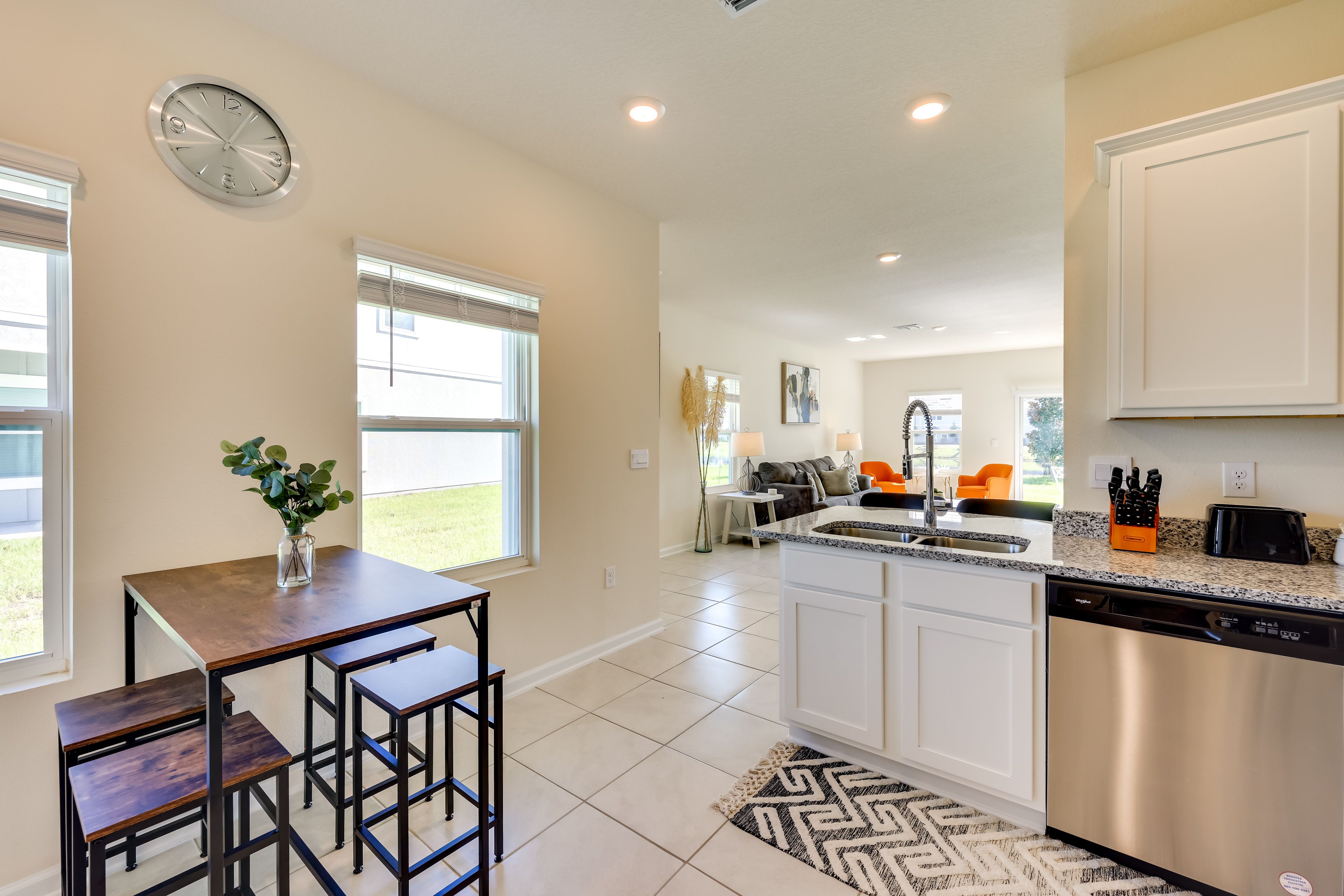 Dining Area | Dishware & Flatware Provided