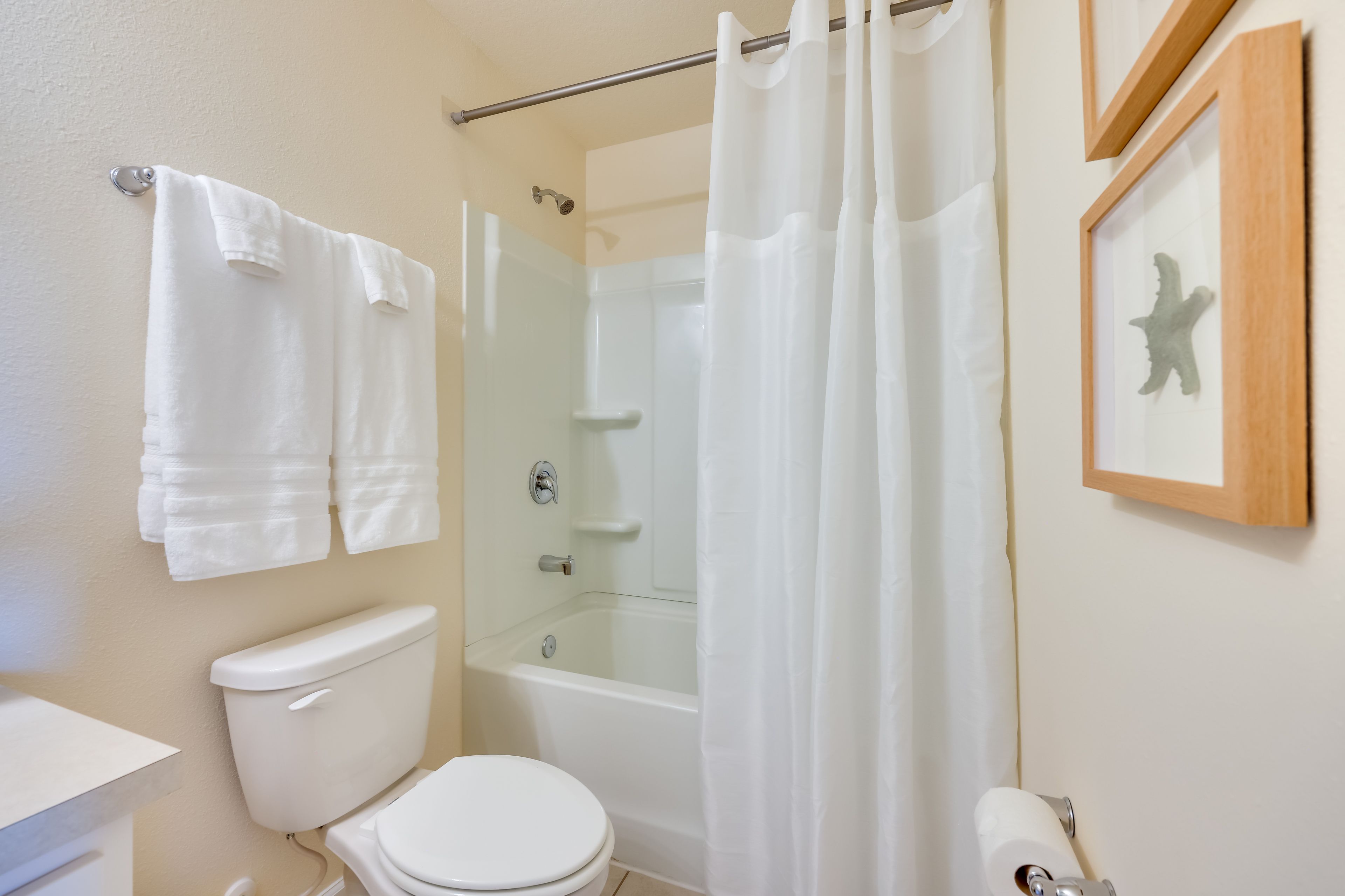 En-Suite Bathroom | Complimentary Toiletries