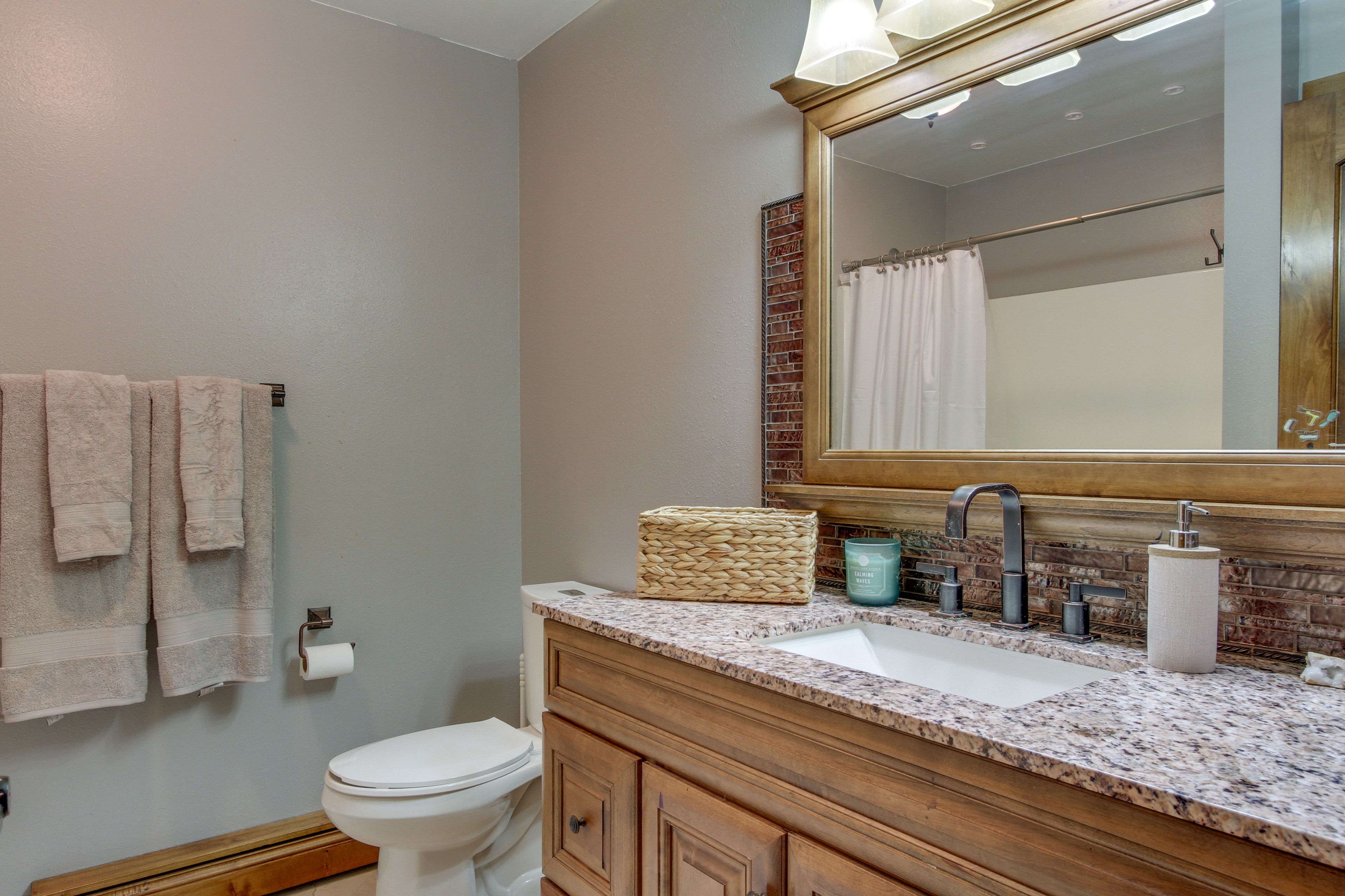 Full Bathroom