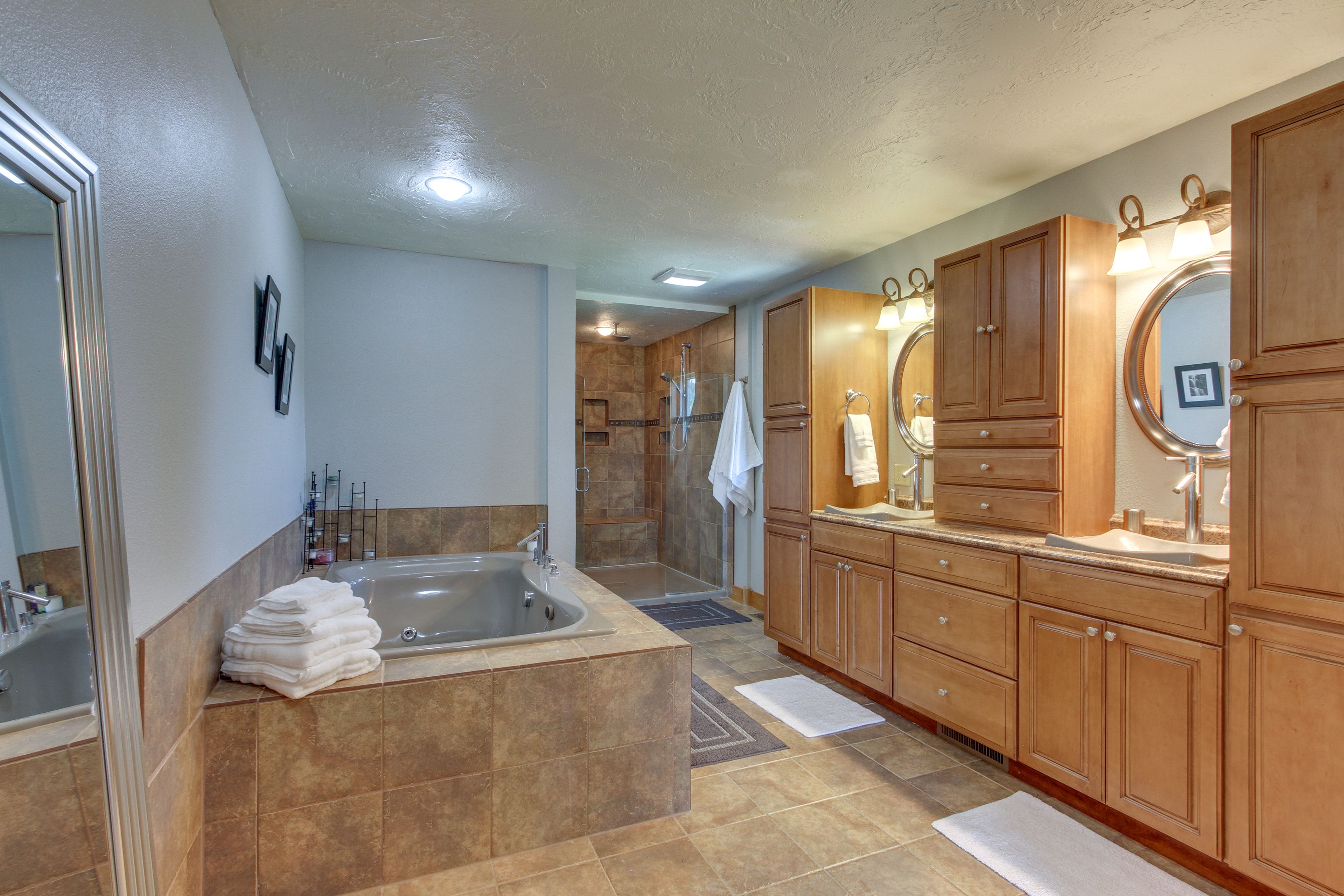 En-Suite Bathroom | Towels Provided | Complimentary Toiletries