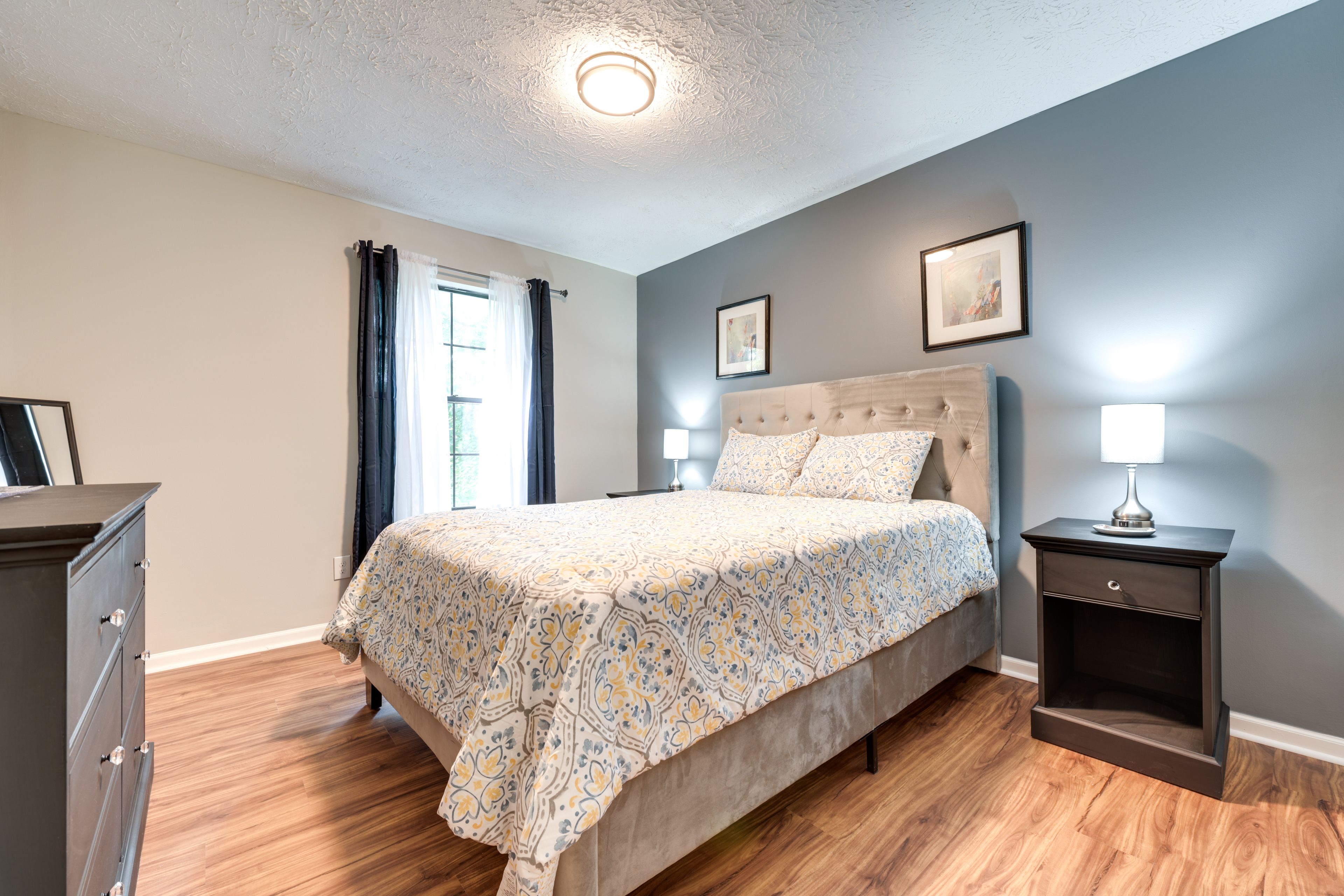 Bedroom 2 | Queen Bed | Smart TV | Hangers | Iron/Board