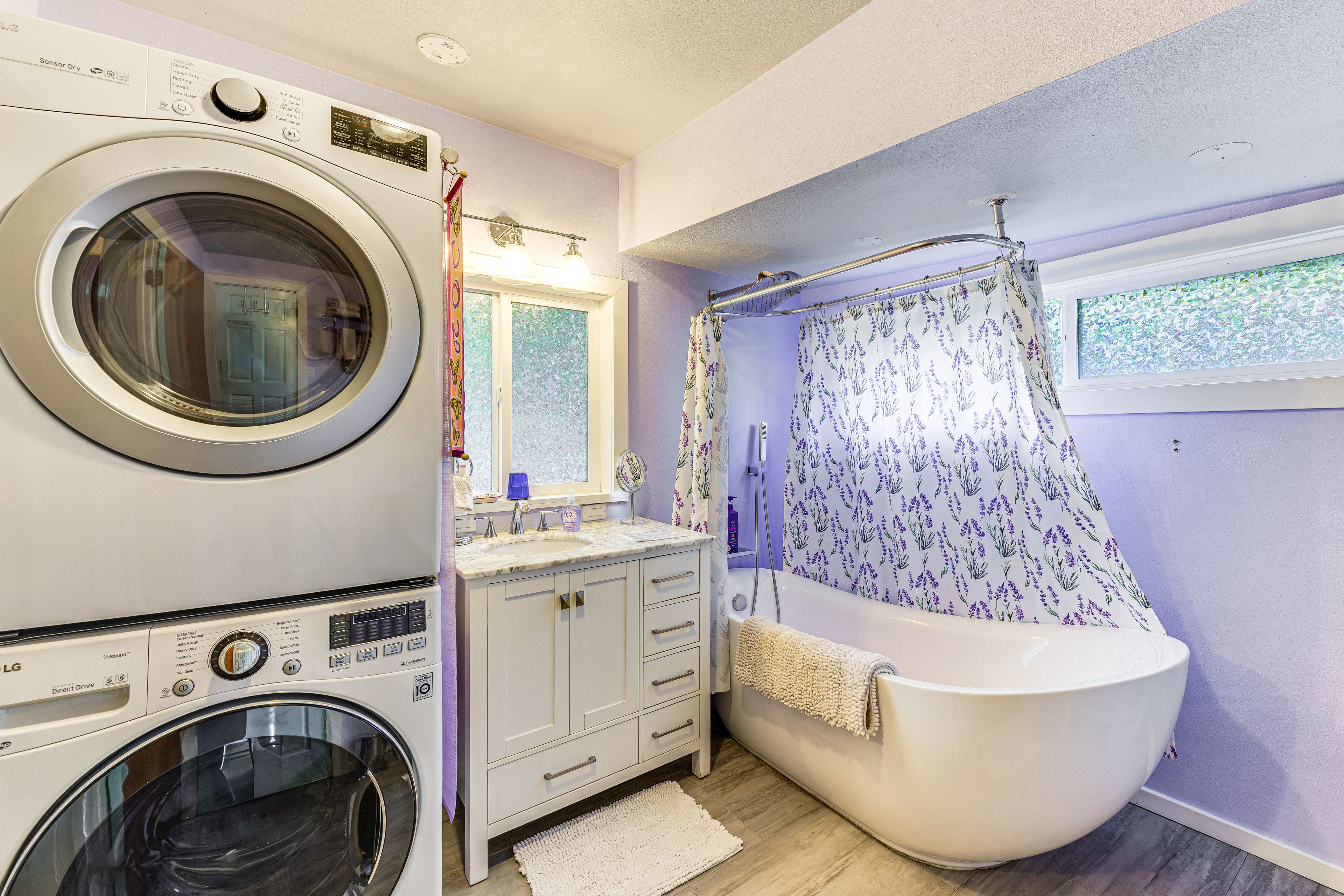 En-Suite Bathroom | Soaking Tub | In-Unit Laundry