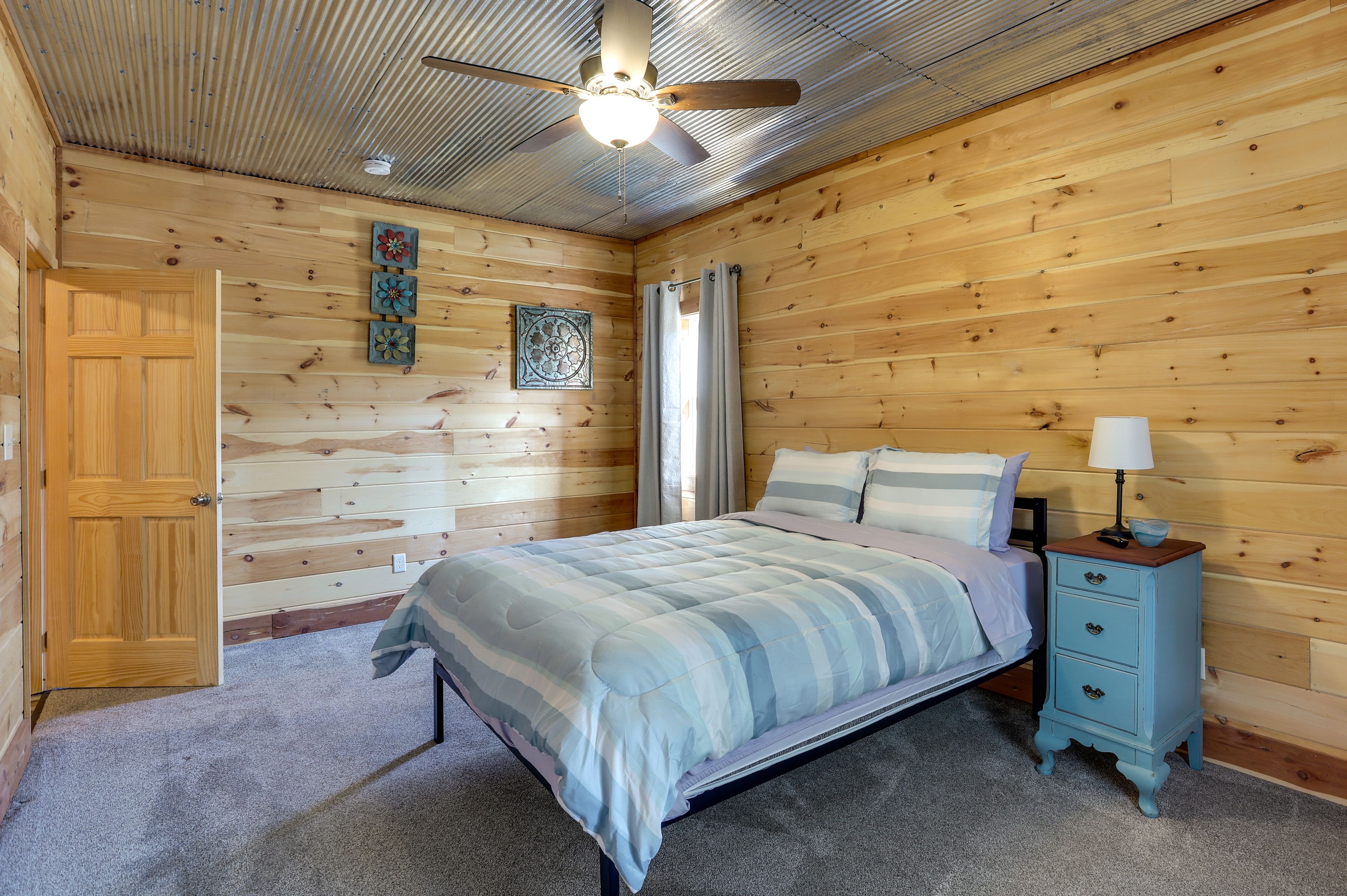 Bedroom 4 | 2nd Floor | Queen Bed | Smart TV