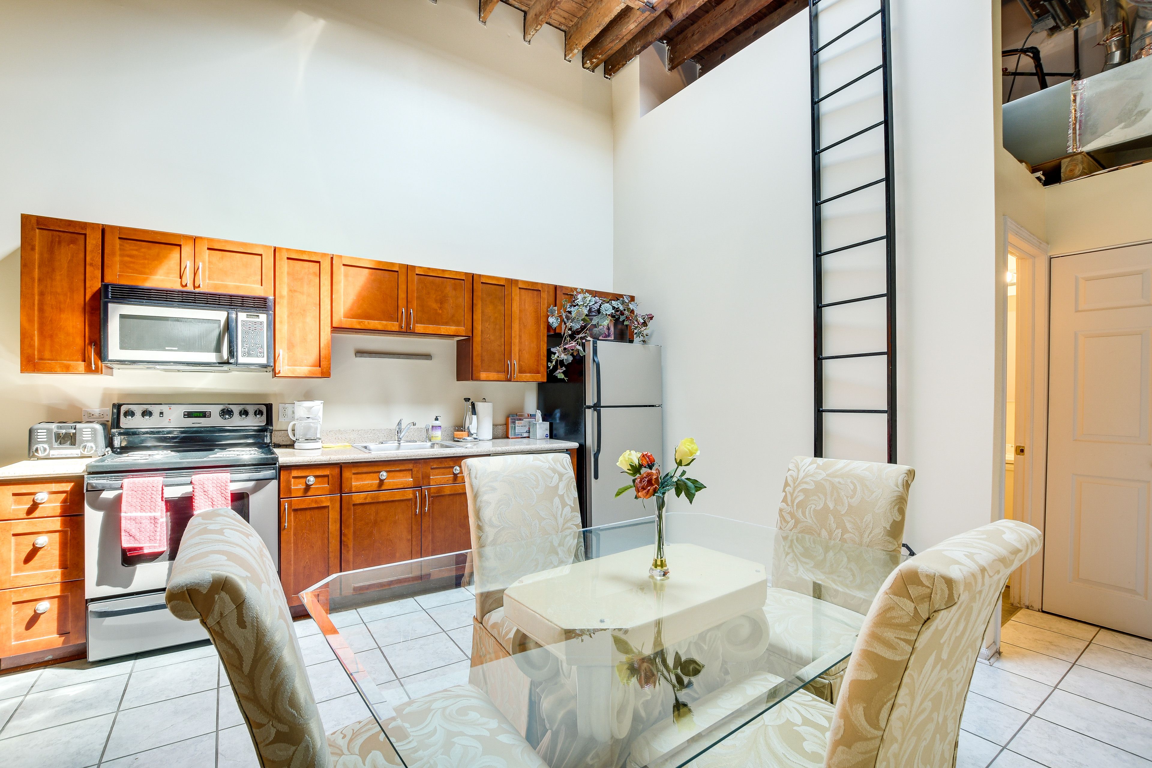 Dining Area | Dishware/Flatware | Trash Bags/Paper Towels