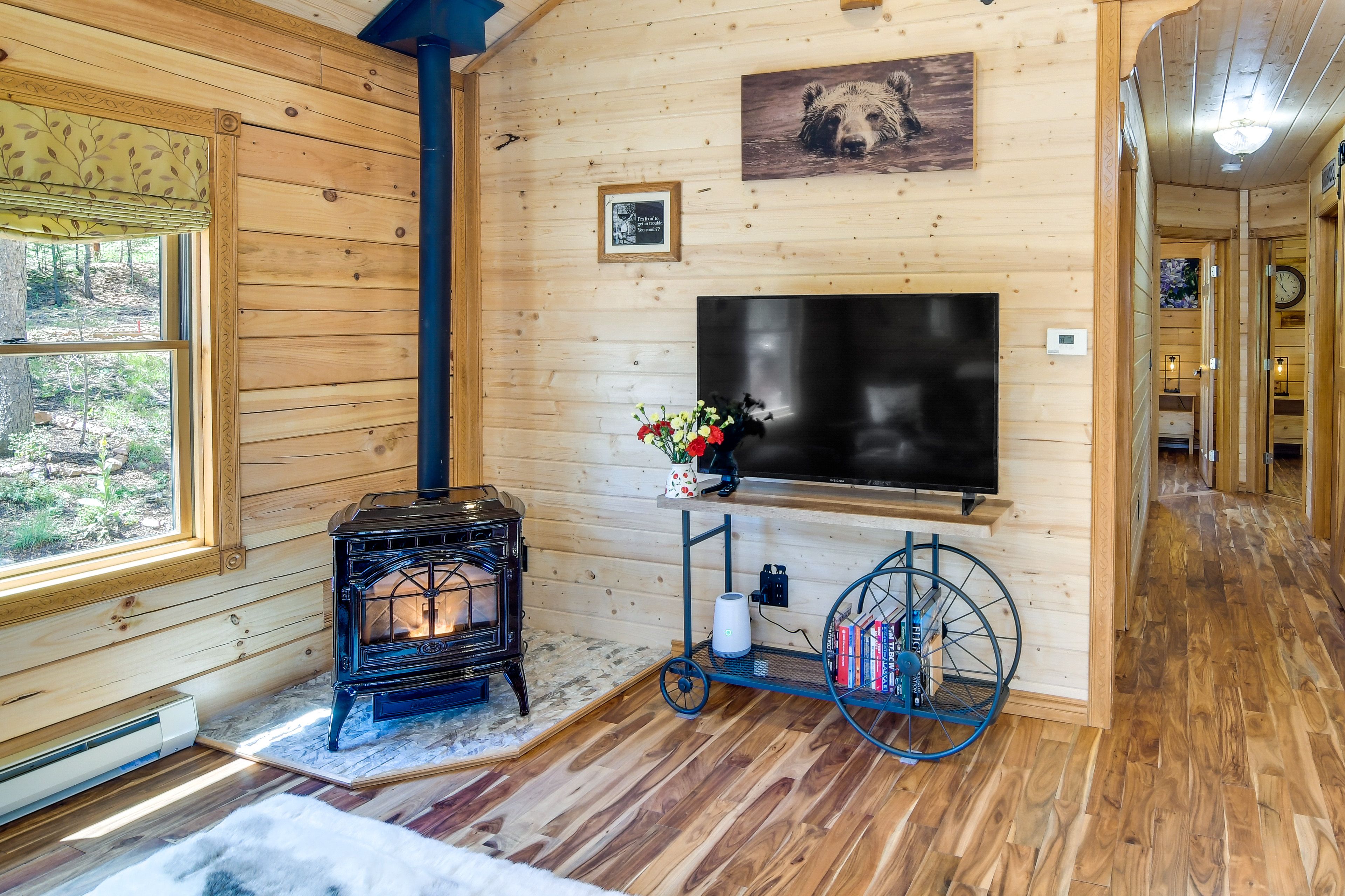 Living Room | Full Futon | Pellet Stove (Pellets Provided) | Smart TV