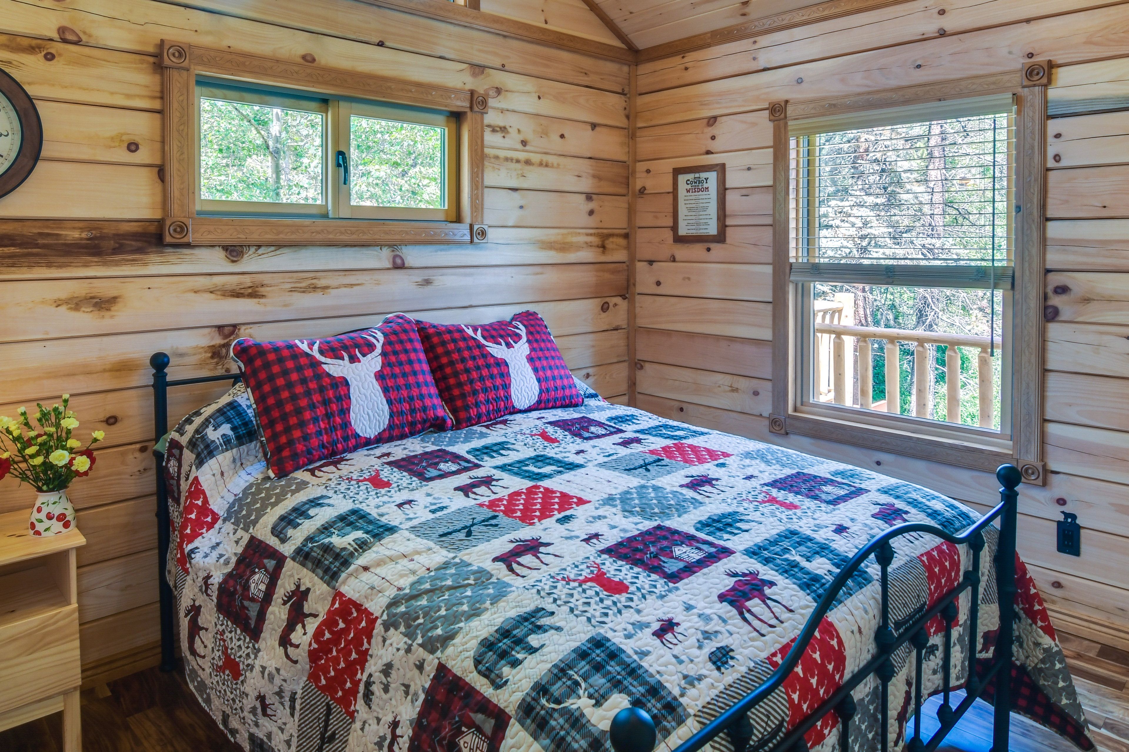 Bedroom 2 | Queen Bed | Hangers