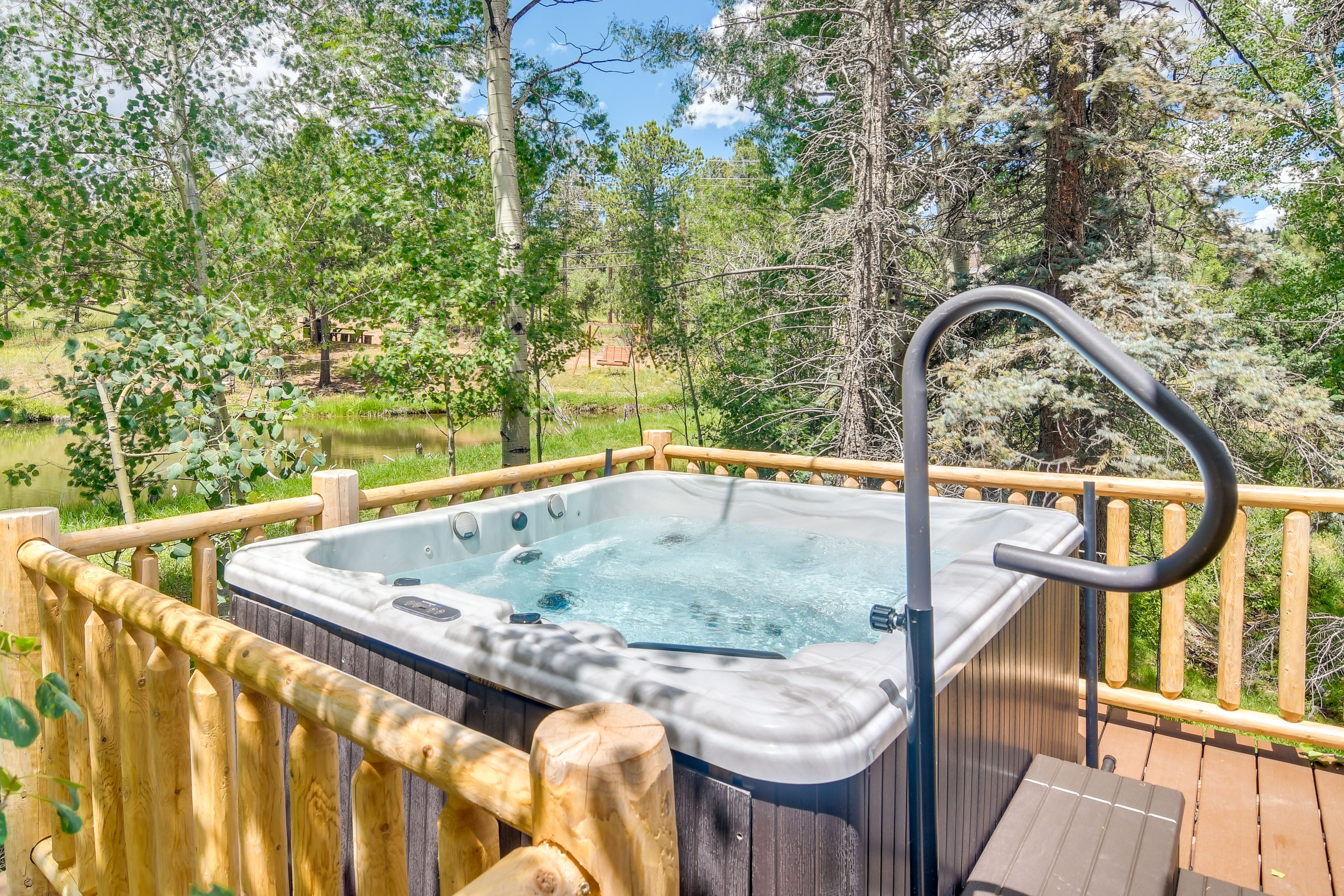 Deck | Private Hot Tub | Private Pond | Horseshoes