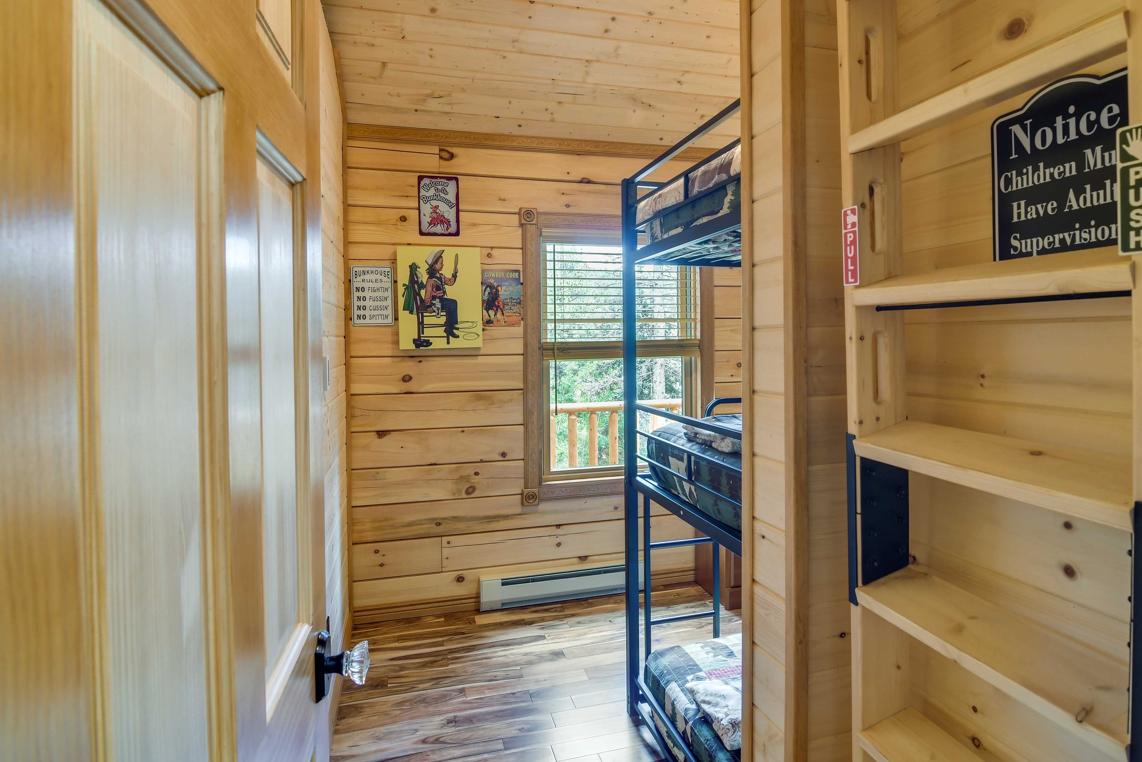 Bedroom 3 (Bunk House) | Triple Twin Bunk Bed
