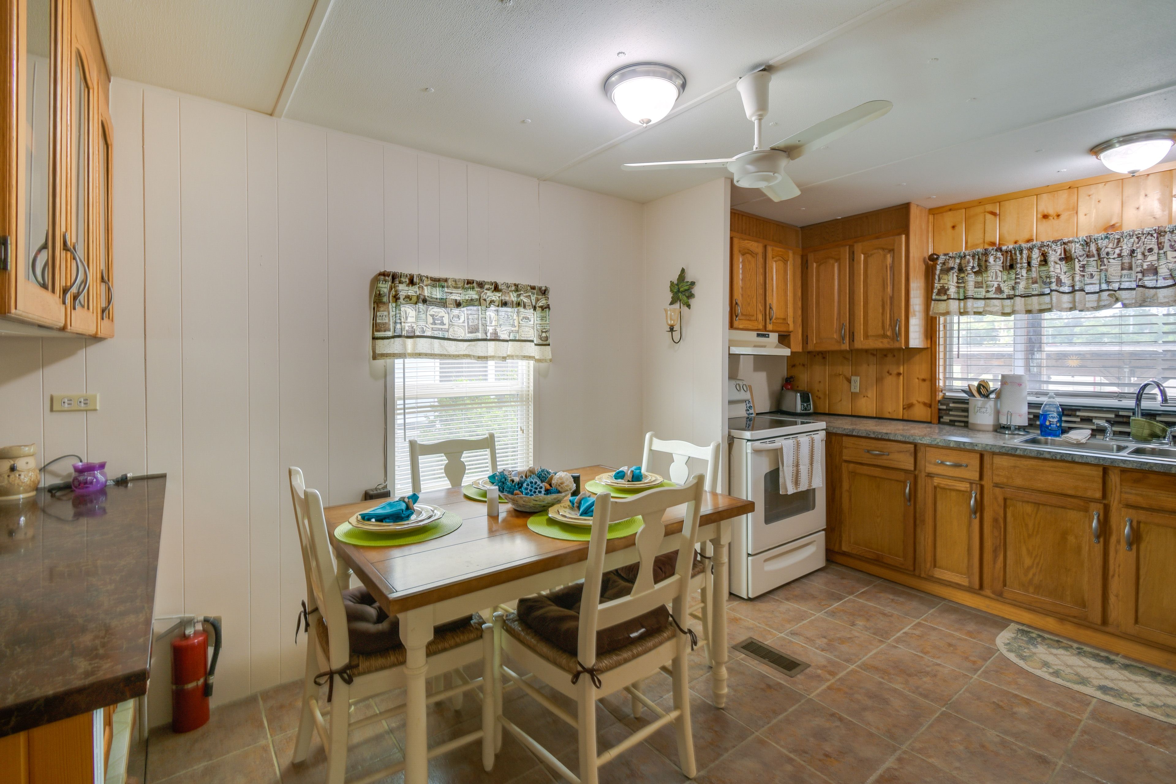 Kitchen | Dining Area