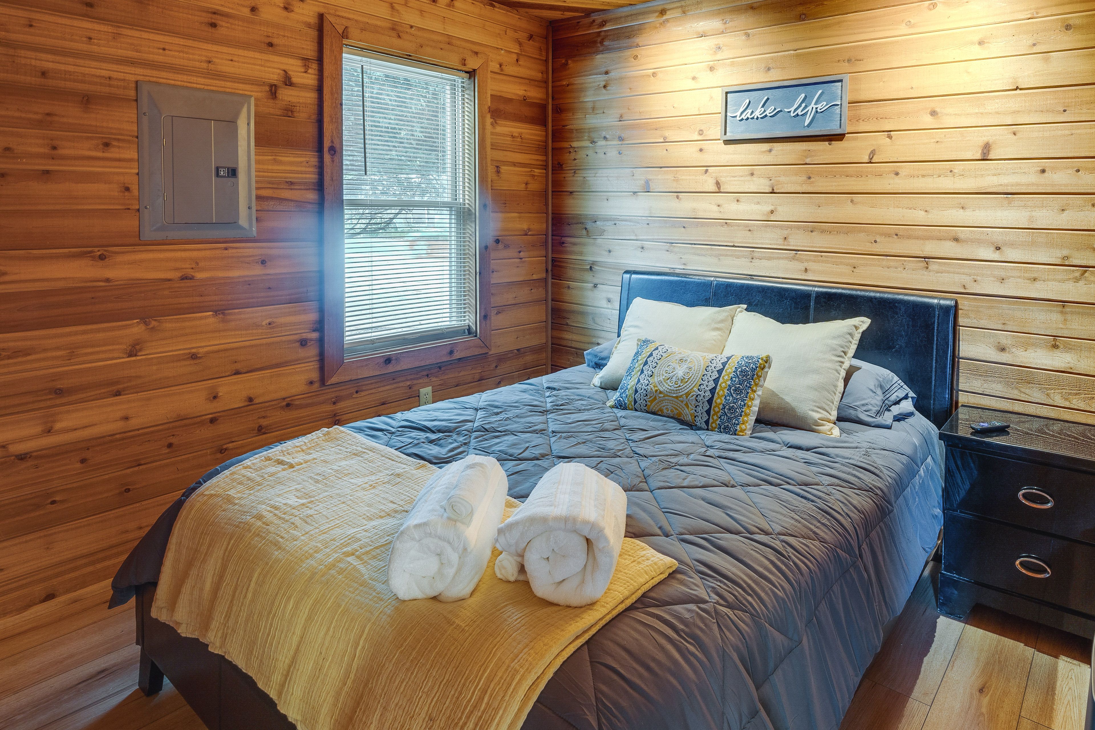 Bedroom 1 | Queen Bed | Linens Provided | Flat-Screen TV | A/C Unit