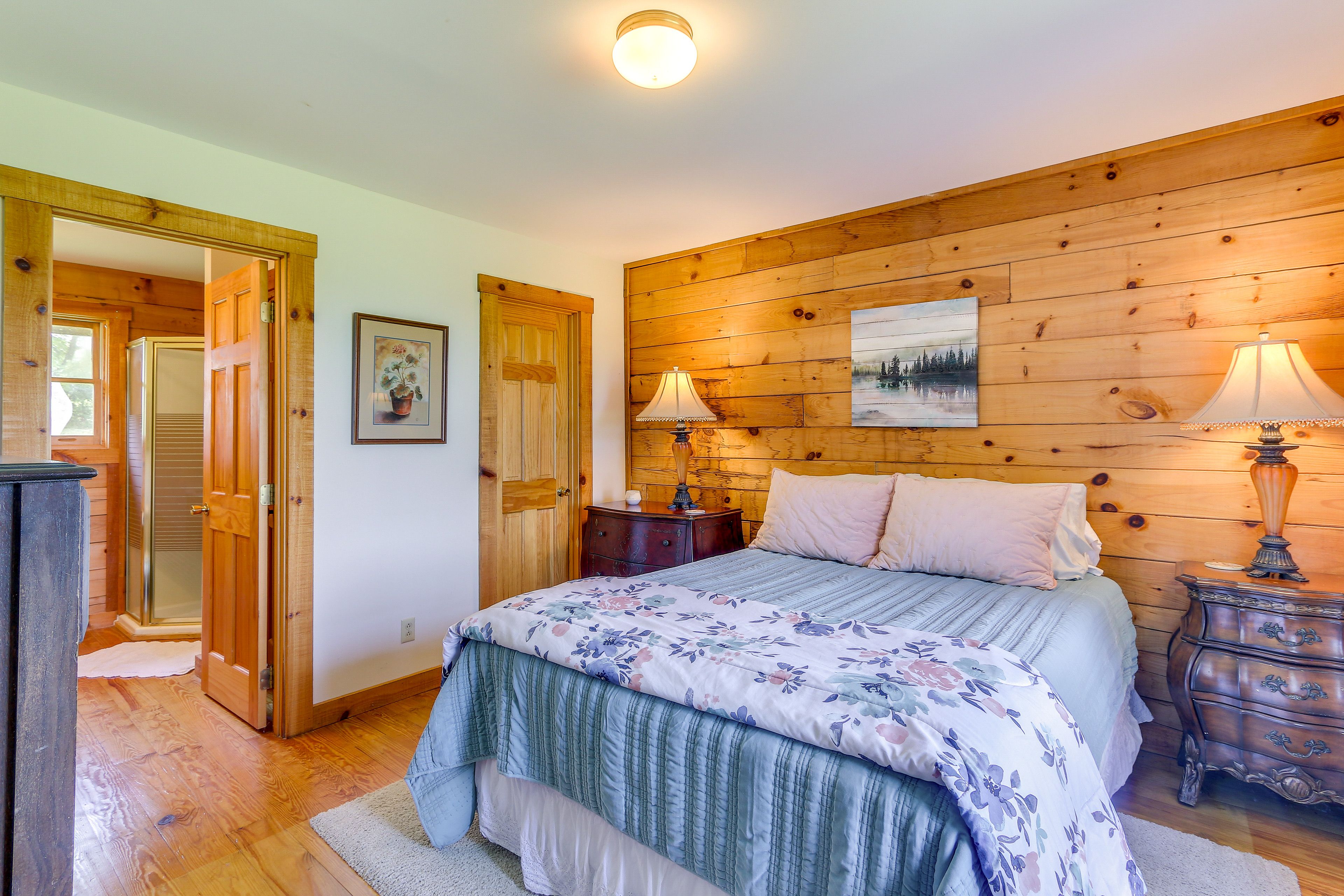 Bedroom 1 | Queen Bed | Linens Provided | En-Suite Bathroom