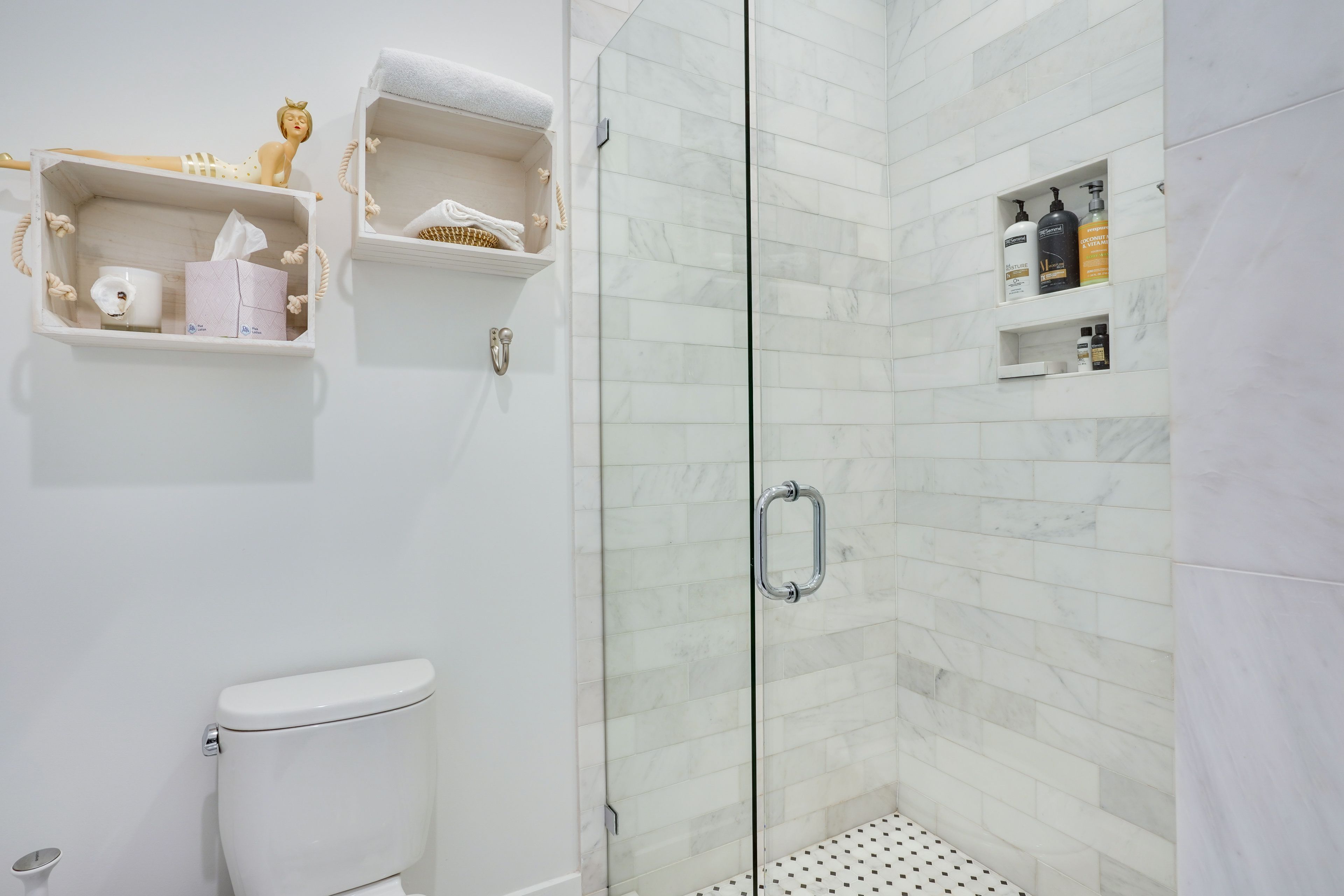 Full Bathroom | Complimentary Toiletries | Hair Dryer | Towels Provided