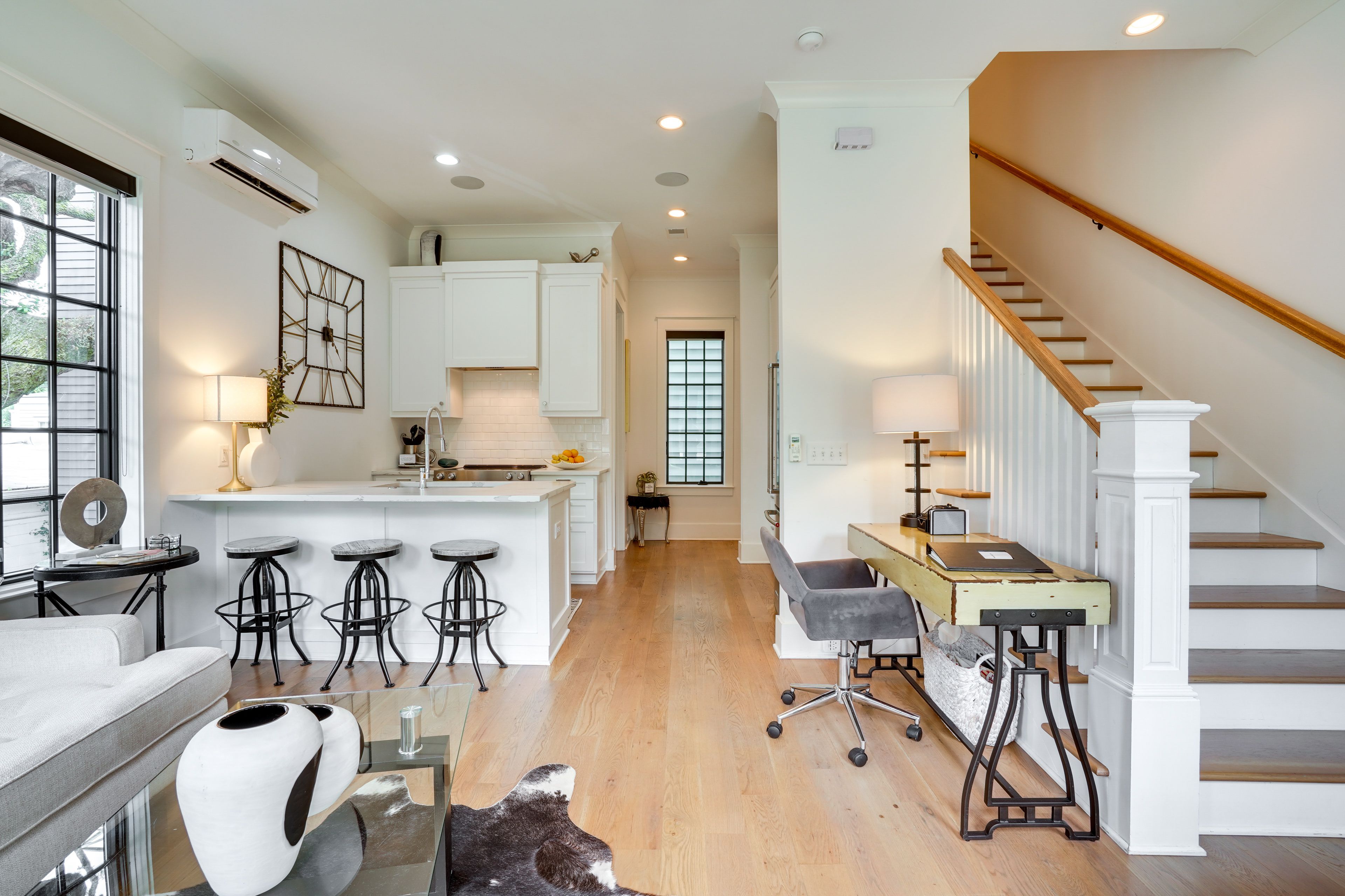 Living Room | Laptop-Friendly Desk