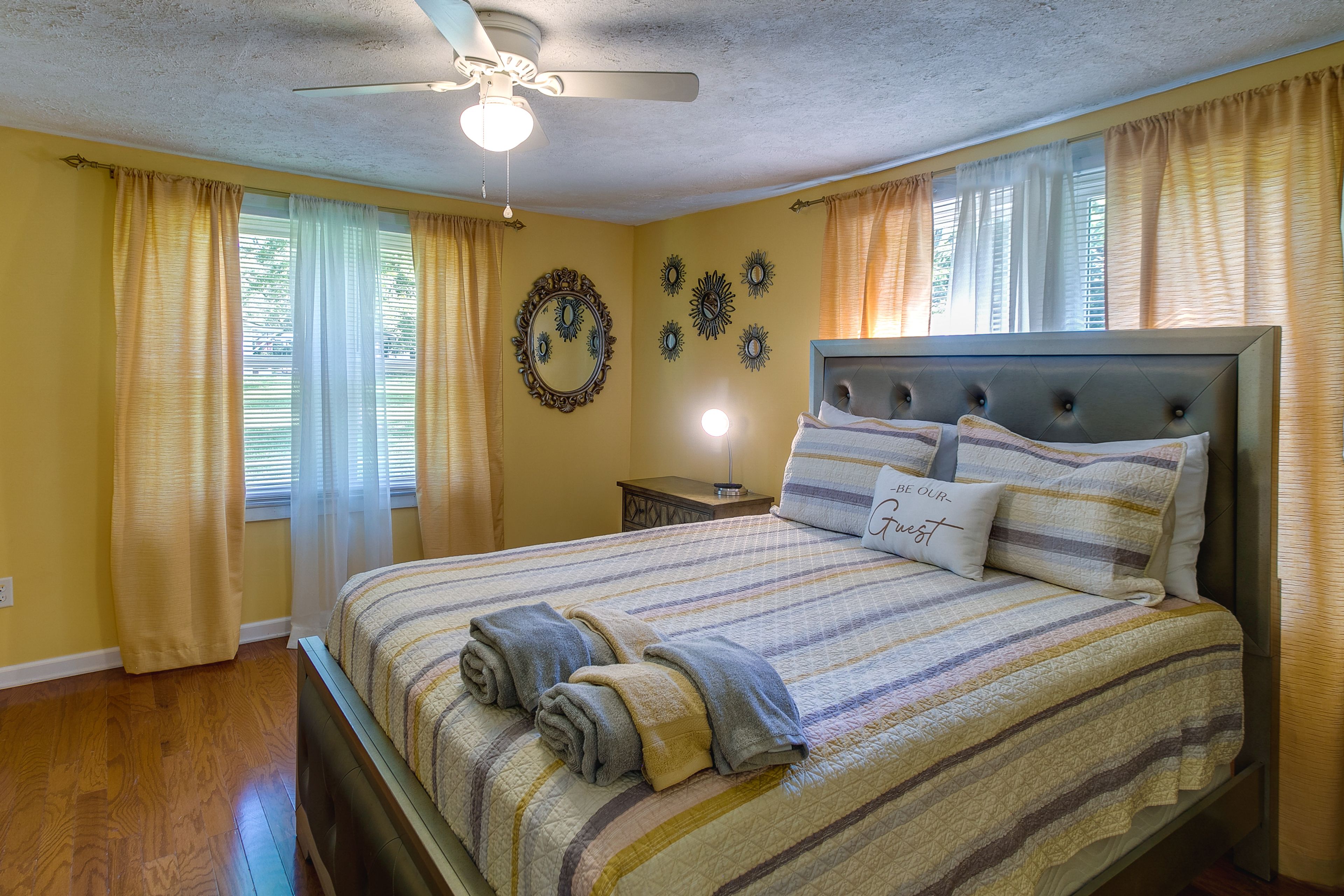 Bedroom 2 | Queen Bed