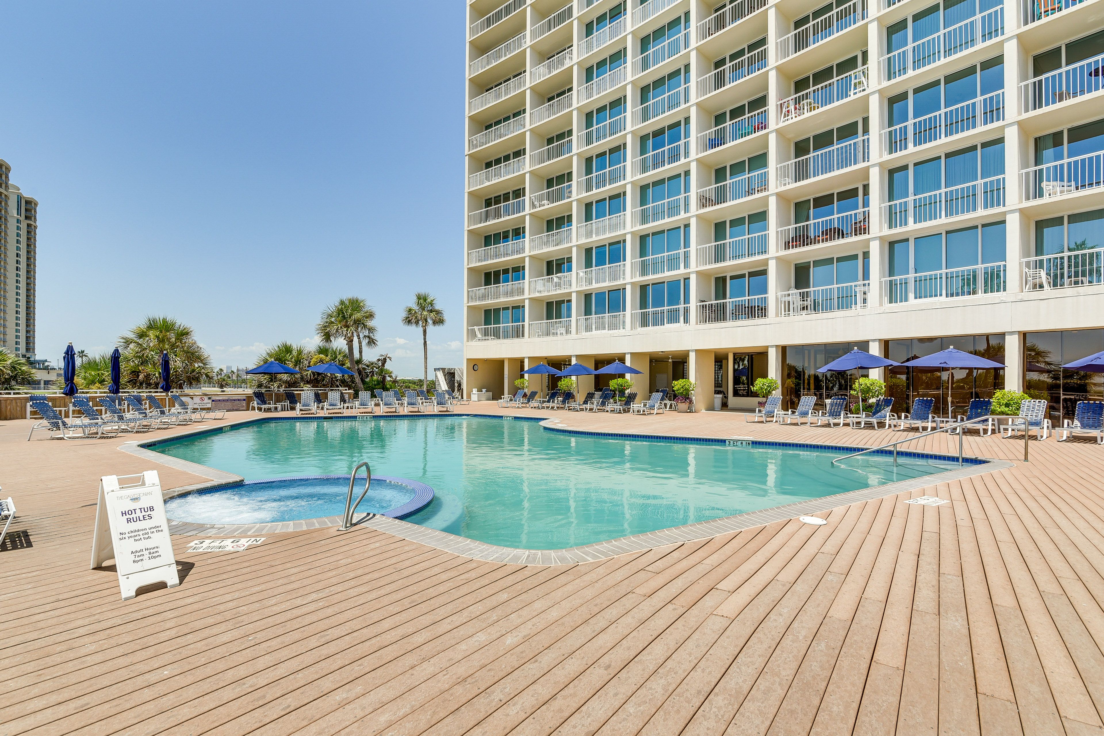 Community Pool & Hot Tub | Open All Year | Heated