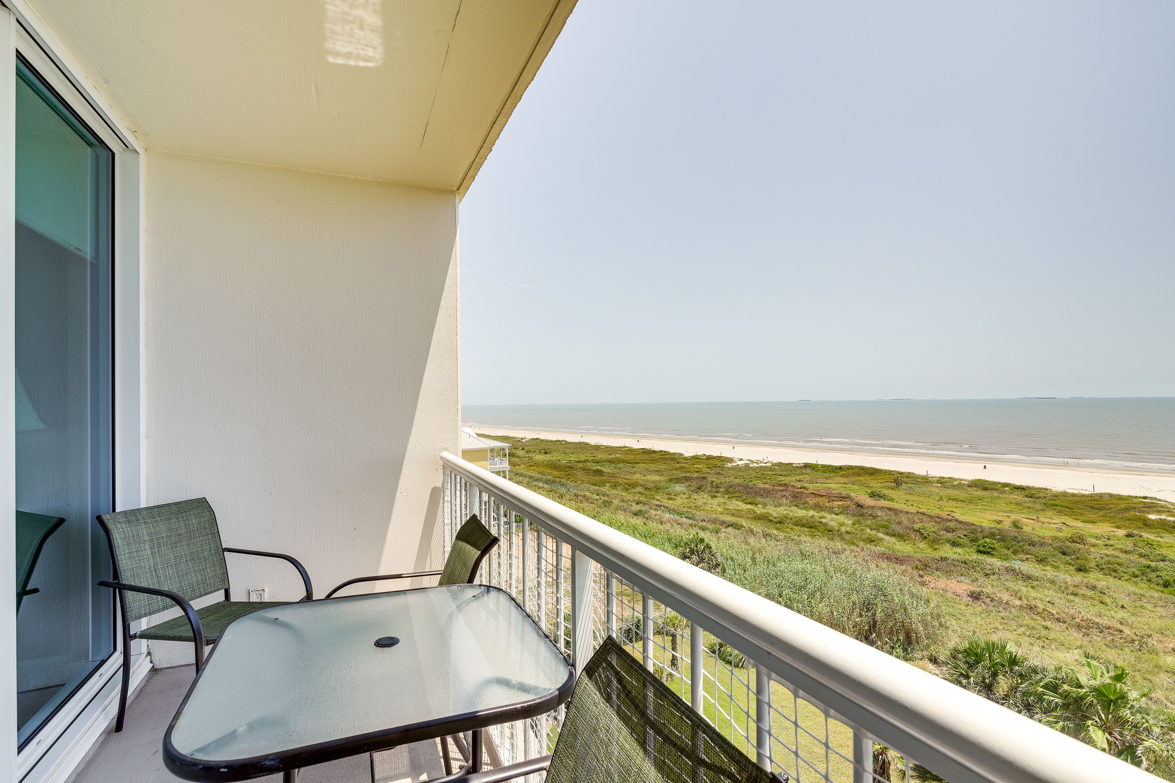 Private Balcony | Outdoor Dining