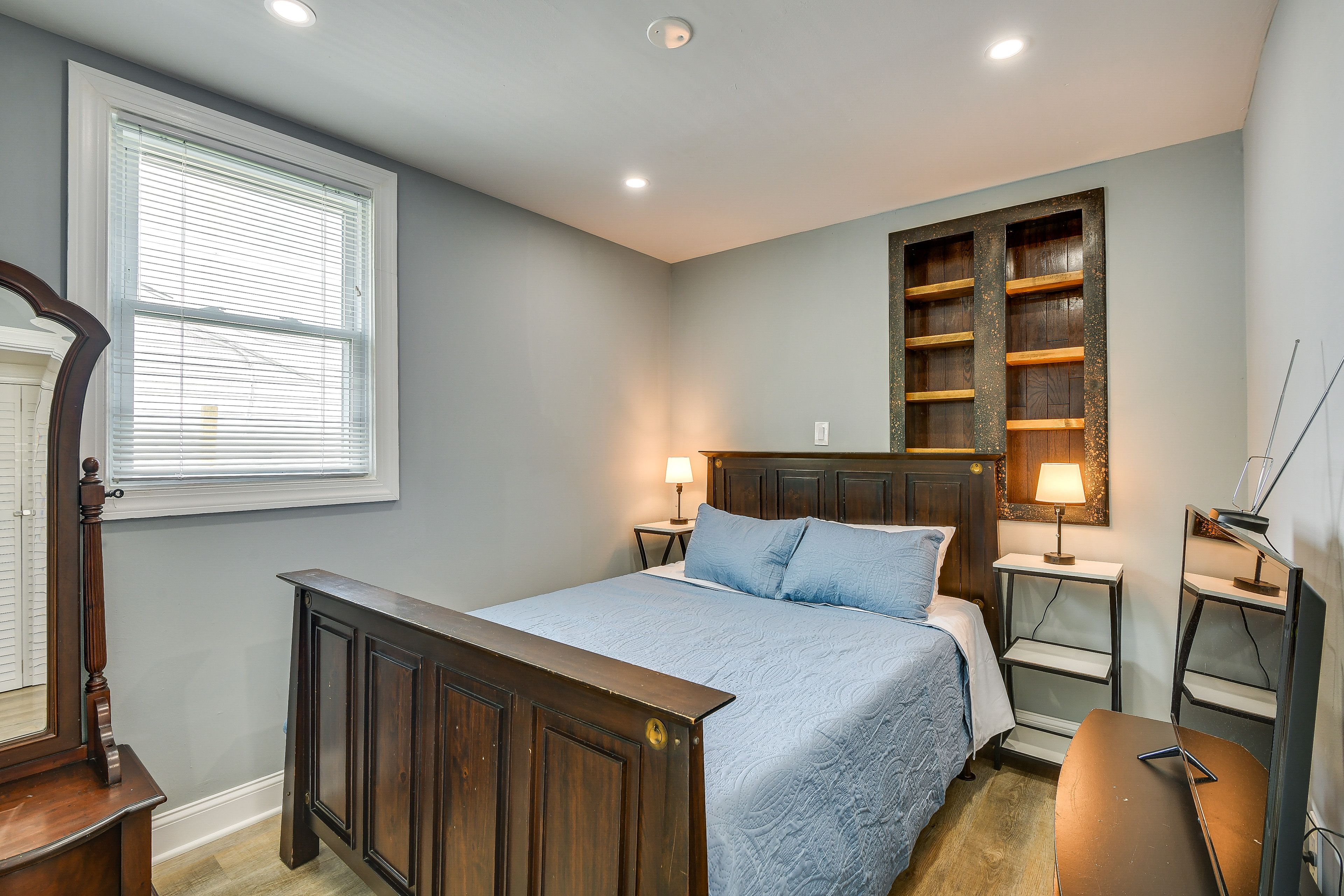 Bedroom 3 | Queen Bed