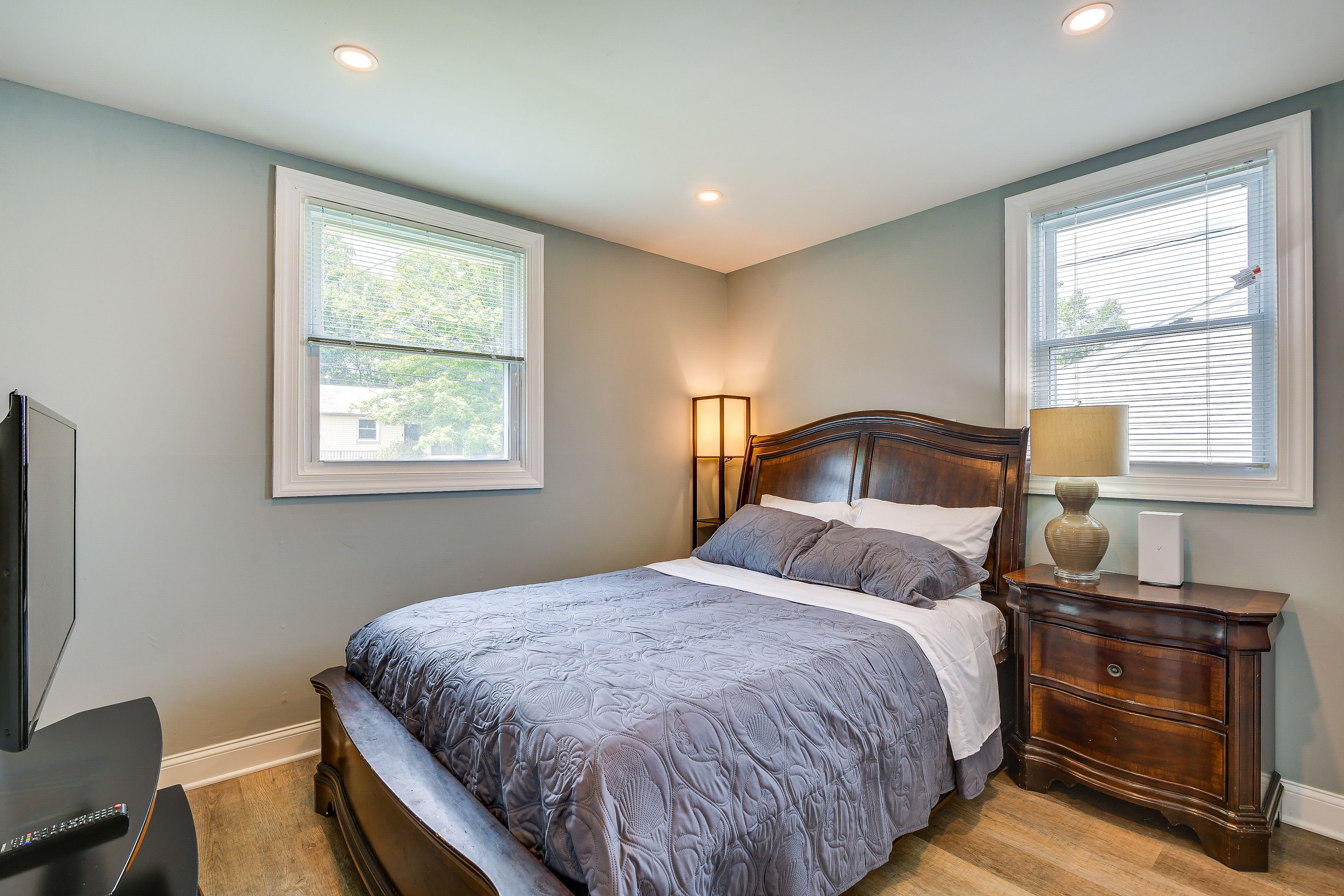 Bedroom 1 | Queen Bed | Linens Provided