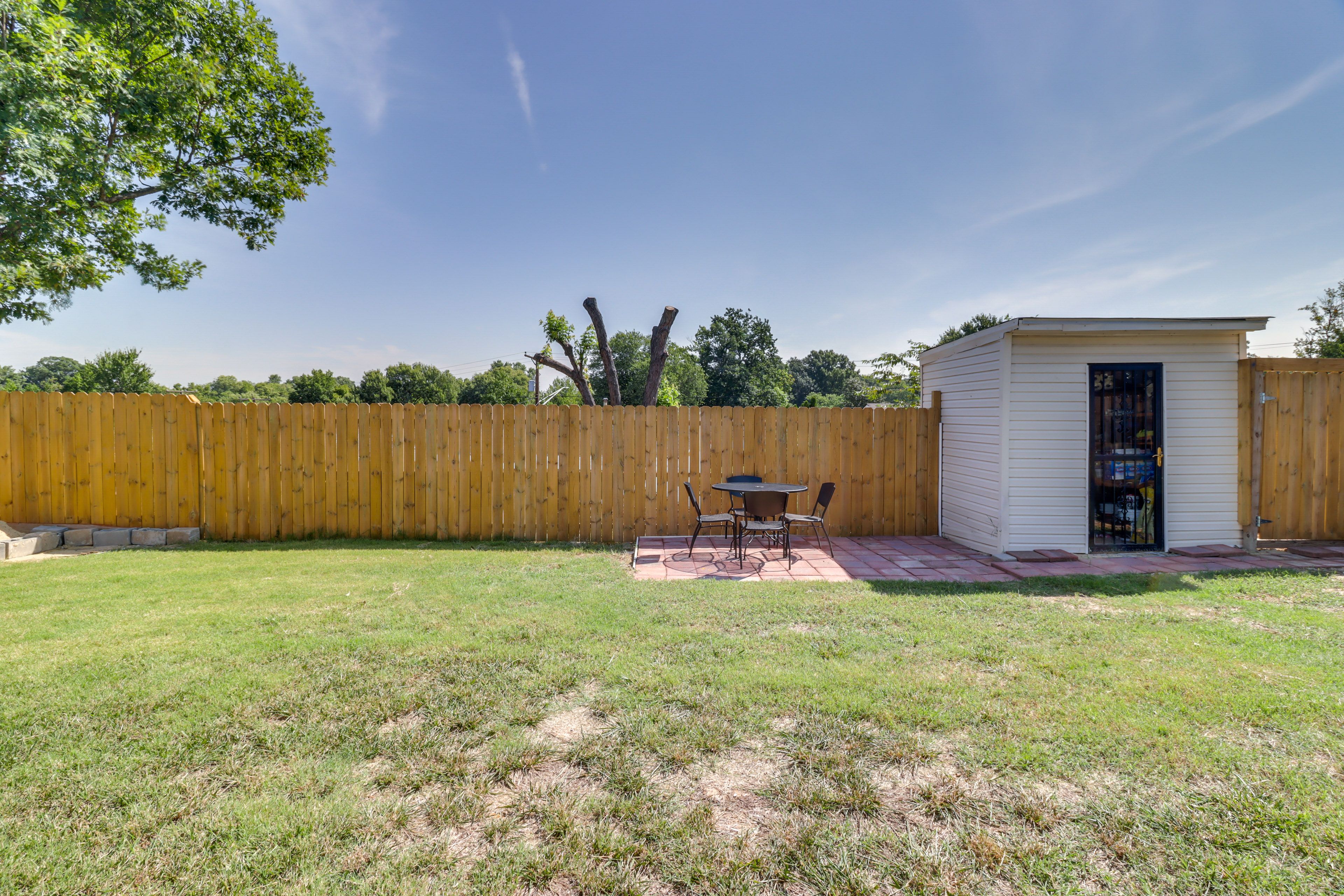 Yard | Patio | Outdoor Dining Area