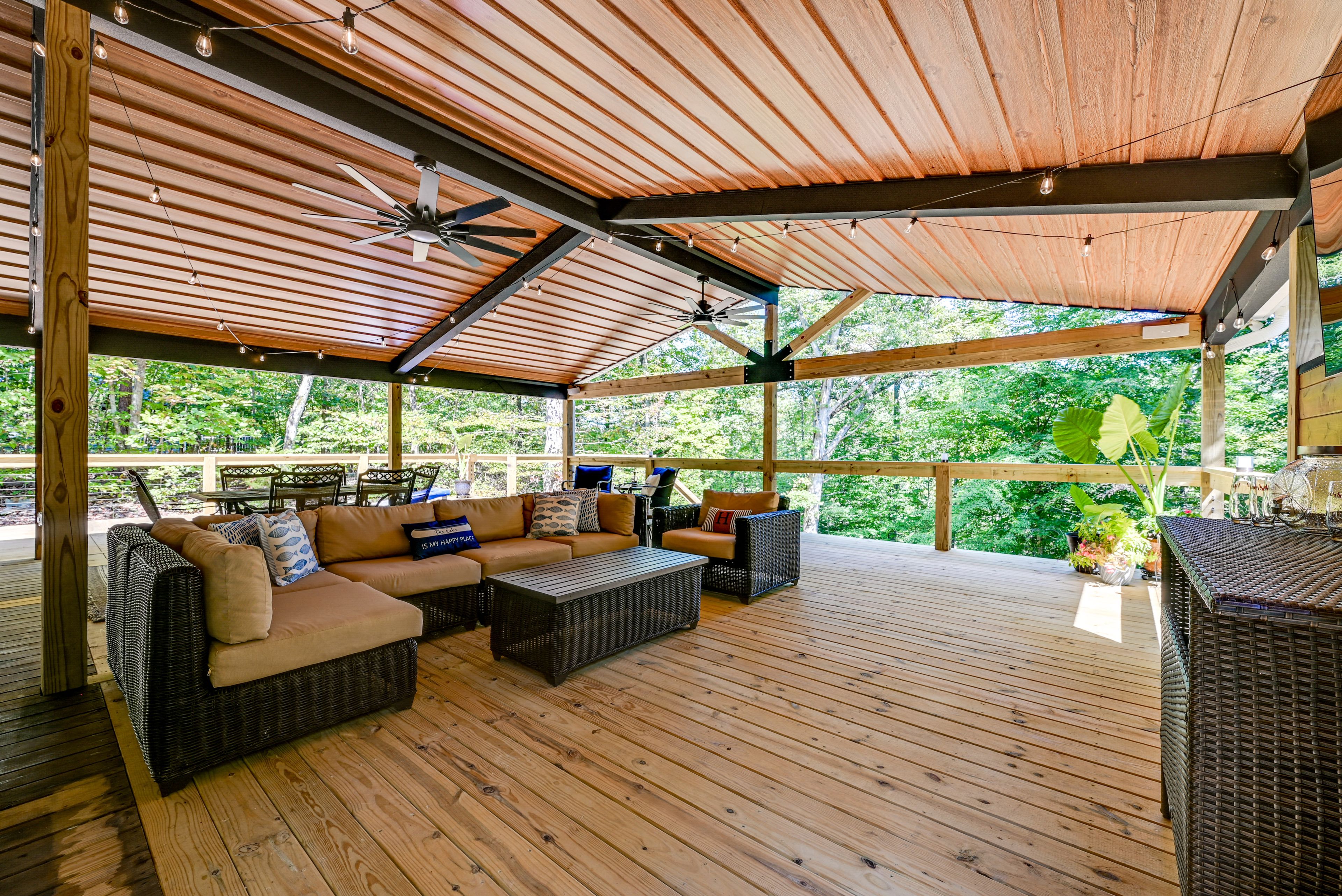 Covered Deck | Screened Porch | Gas & Charcoal Grills | Fire Pit