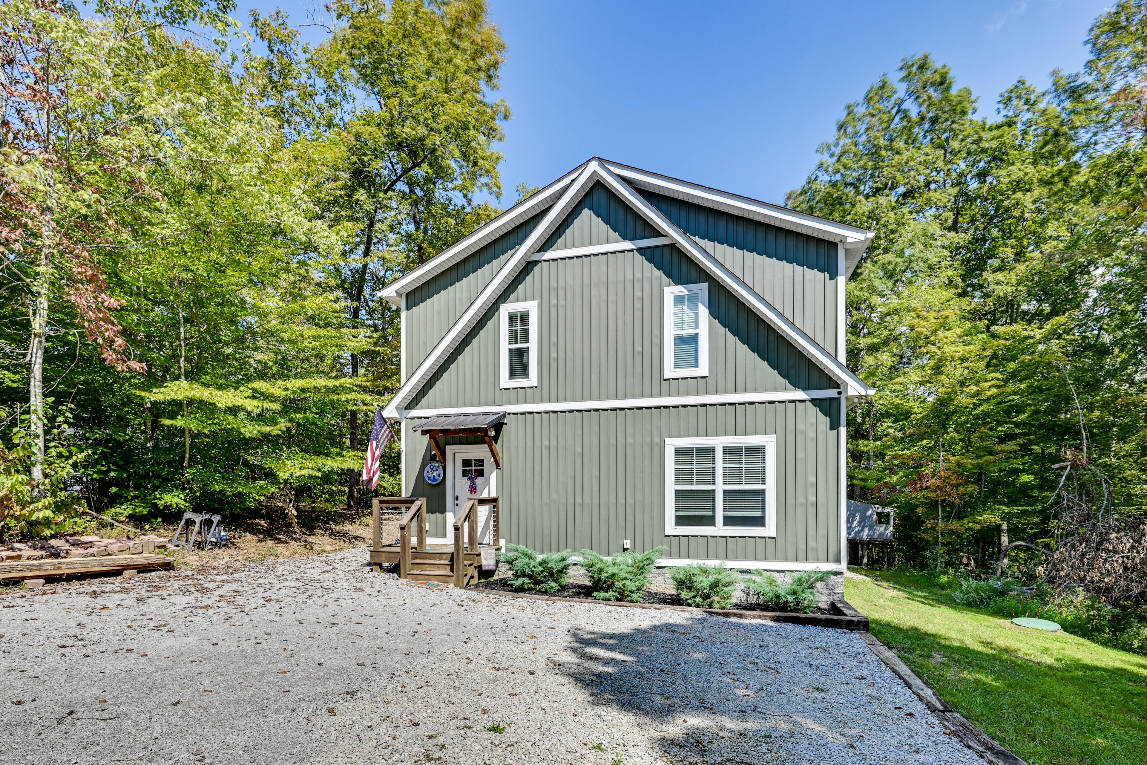 Parking | Driveway (5 Vehicles)