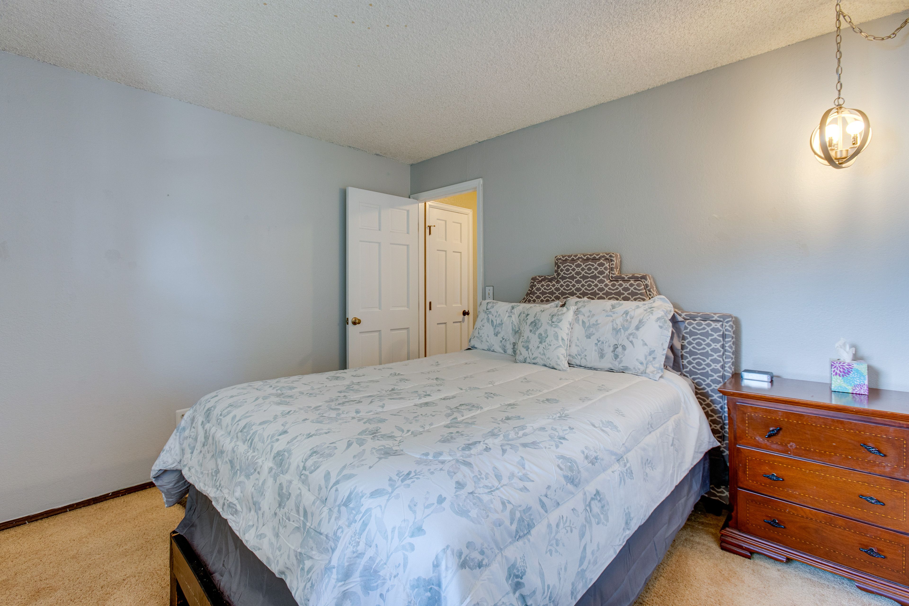 Bedroom 4 | Queen Bed