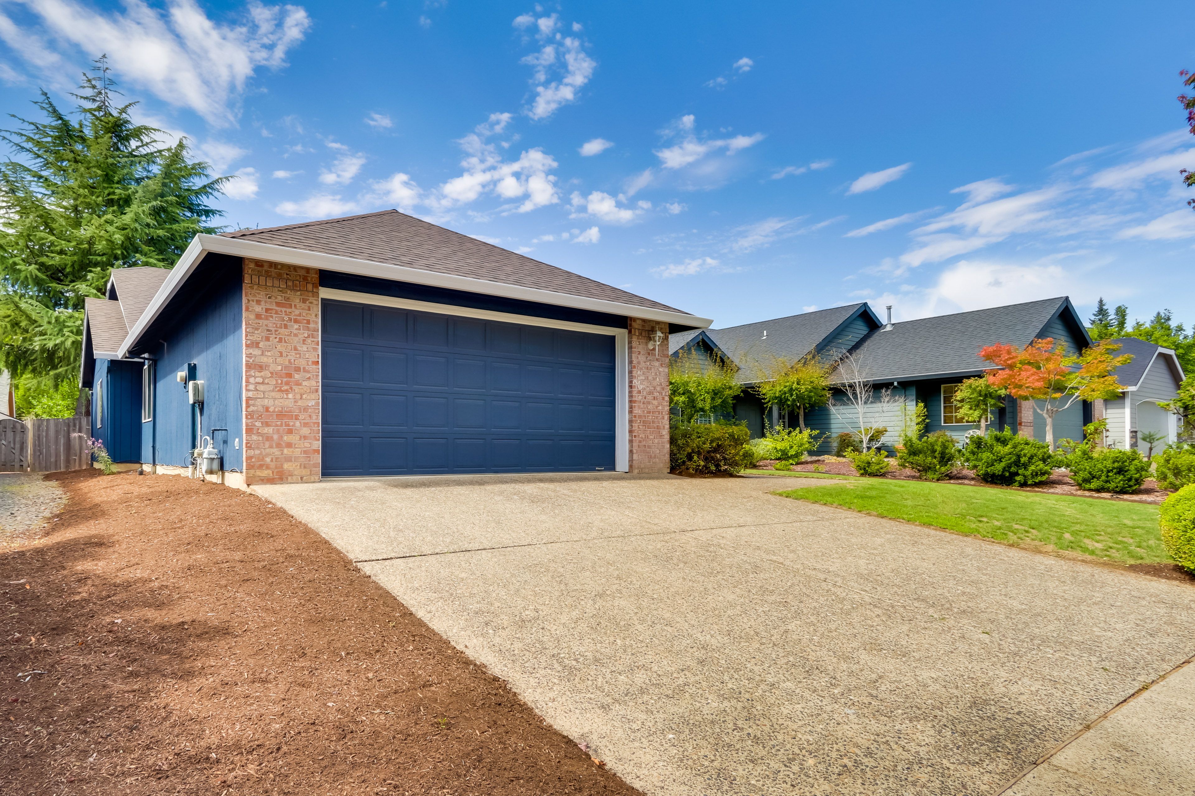 Exterior | Driveway (2 Vehicles) | Garage (2 Vehicles)