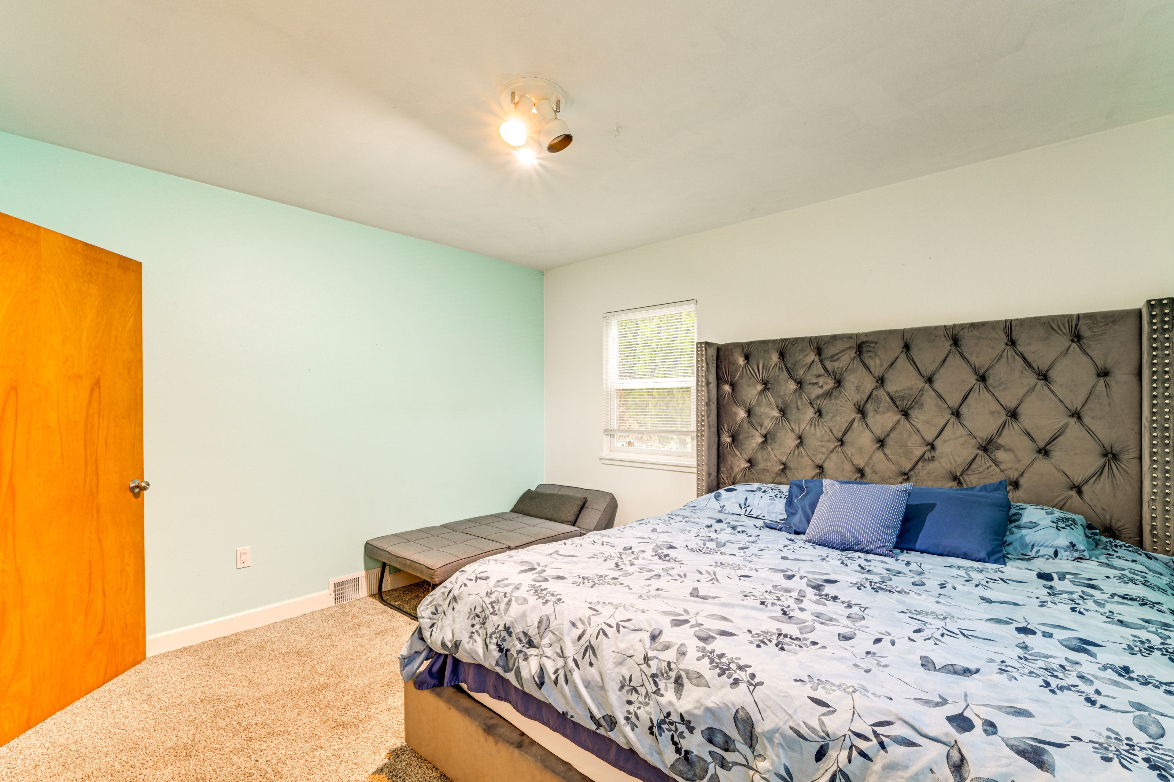 Bedroom 2 | King Bed | Twin Futon