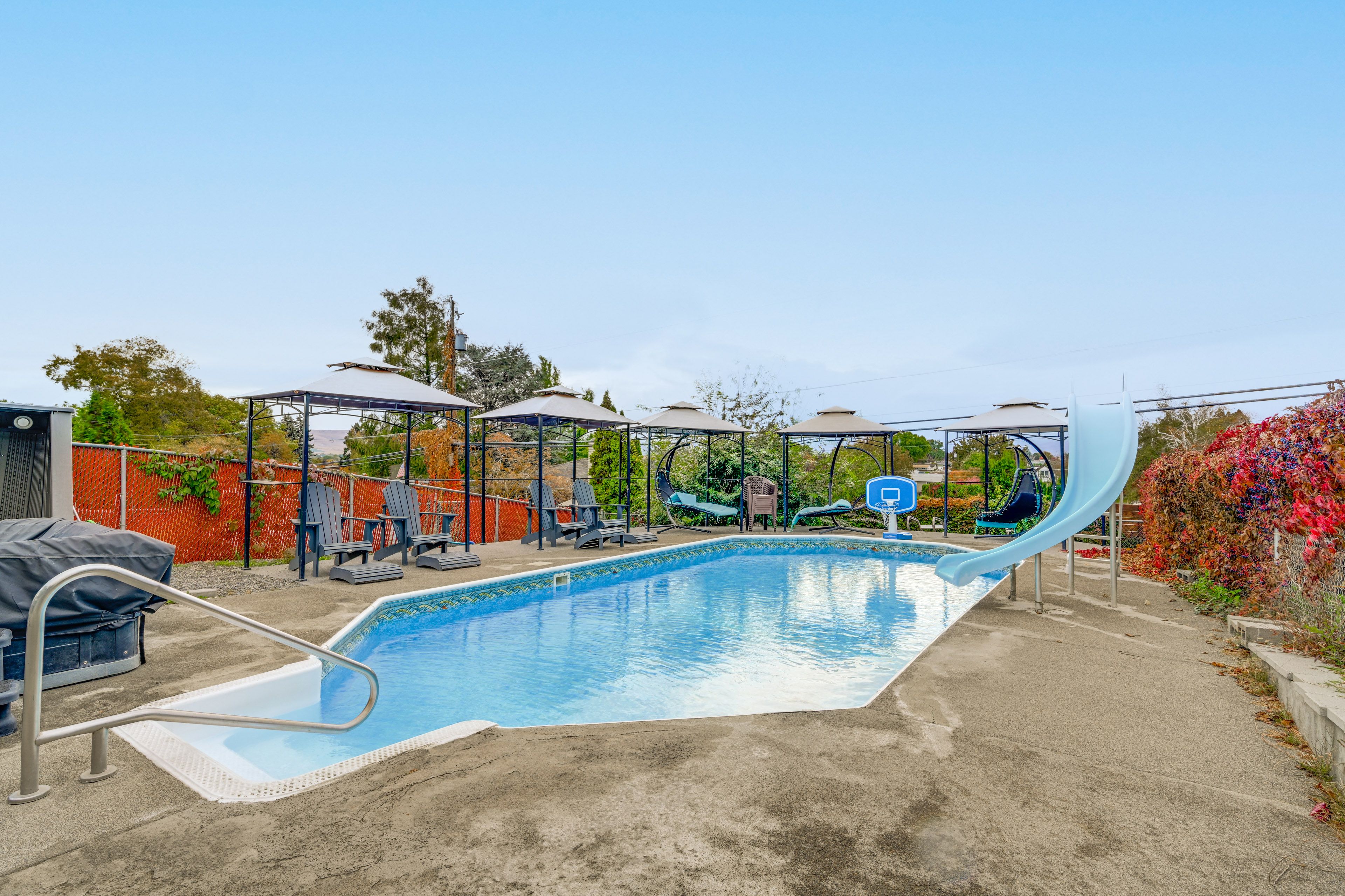 Seasonal Pool (Not Heated, May-October)