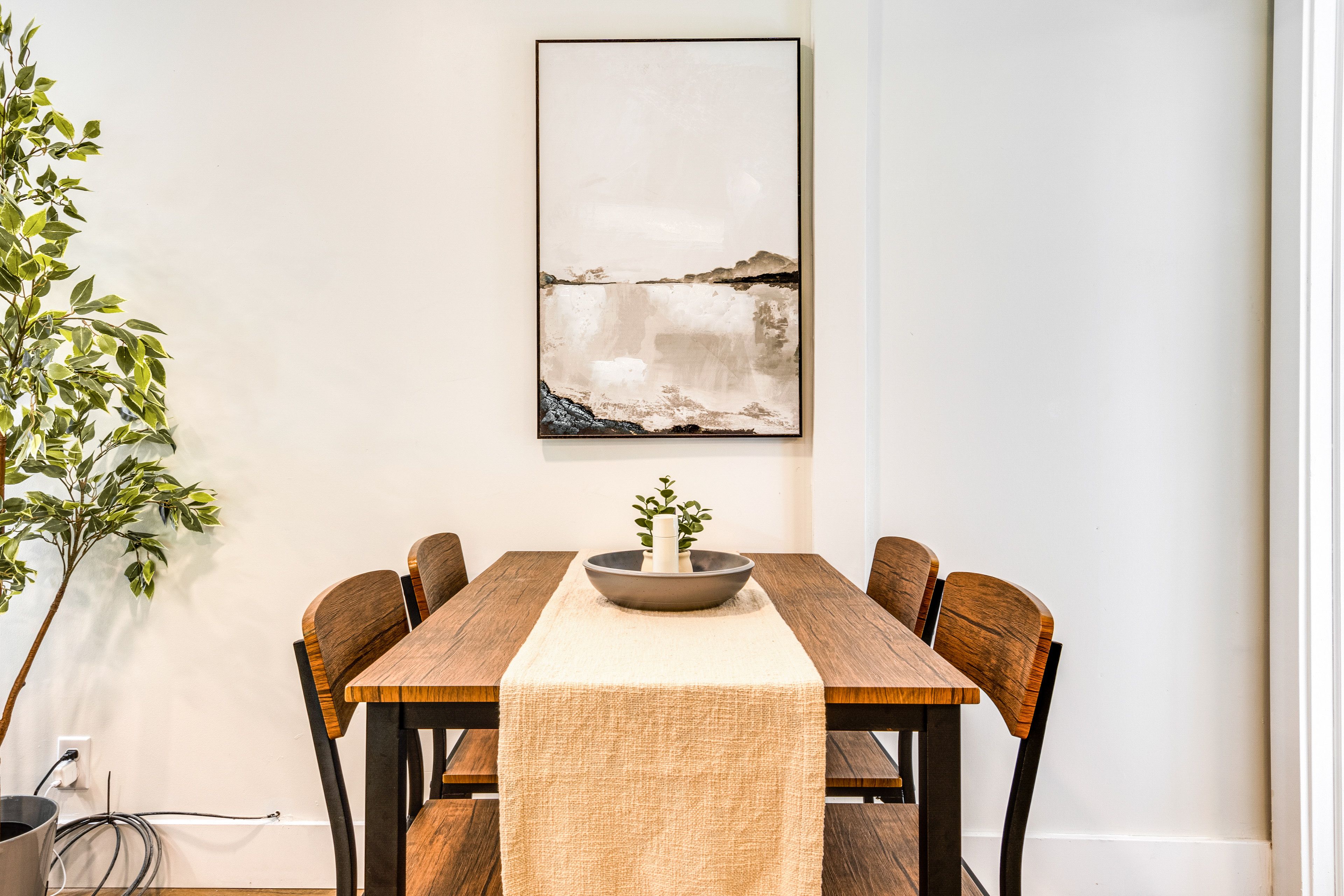 Dining Area | Dining Table | Dishware/Flatware