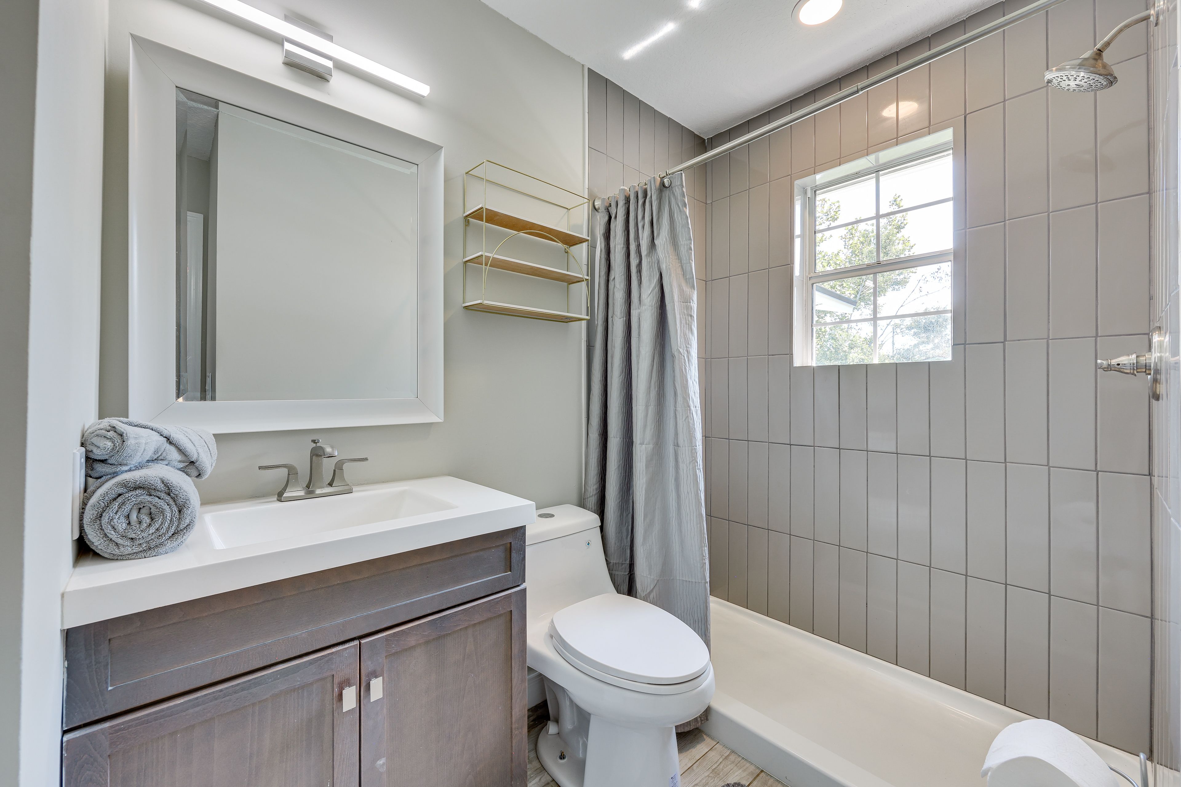En-Suite Bathroom | Complimentary Toiletries