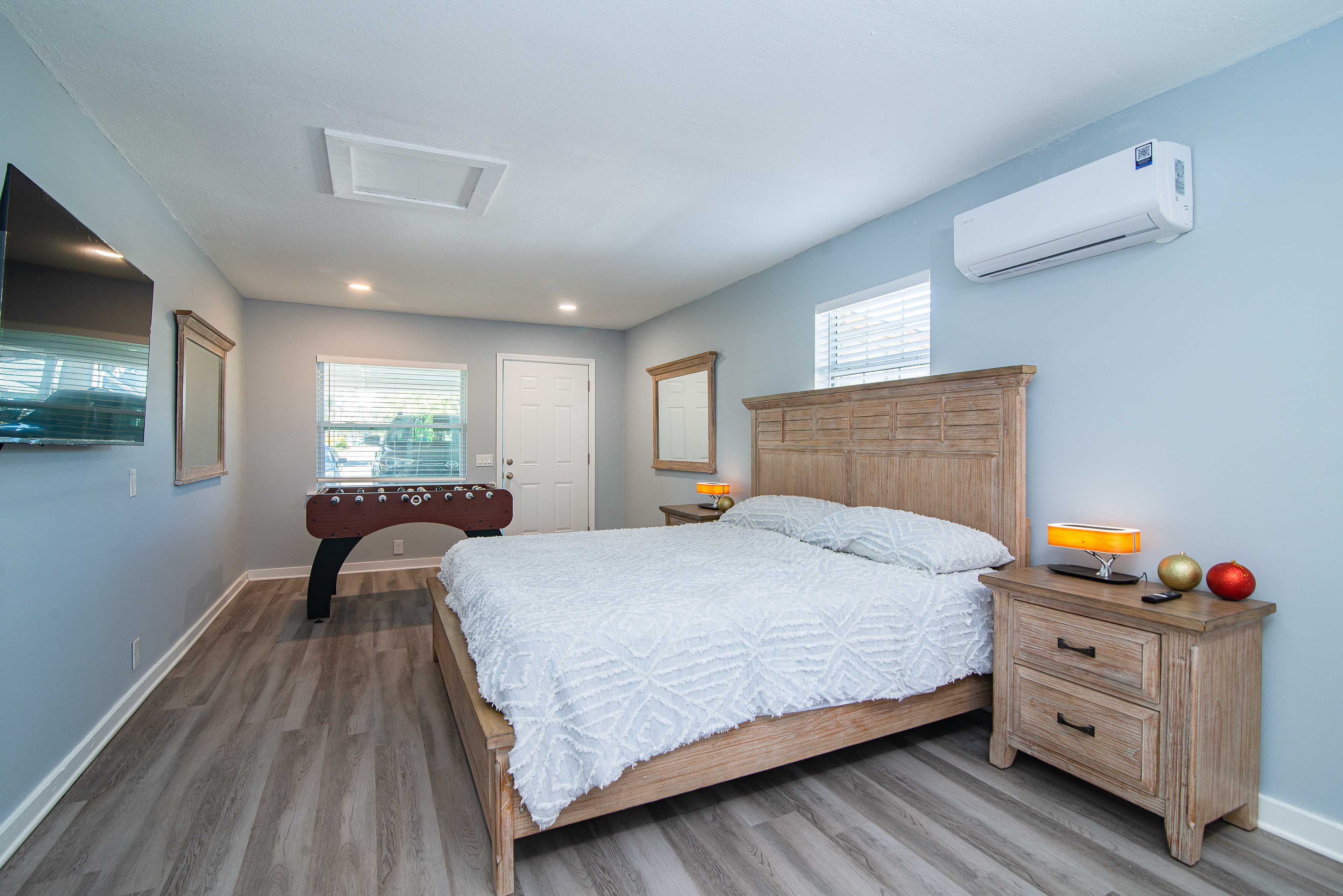 Bedroom 4 | King Bed