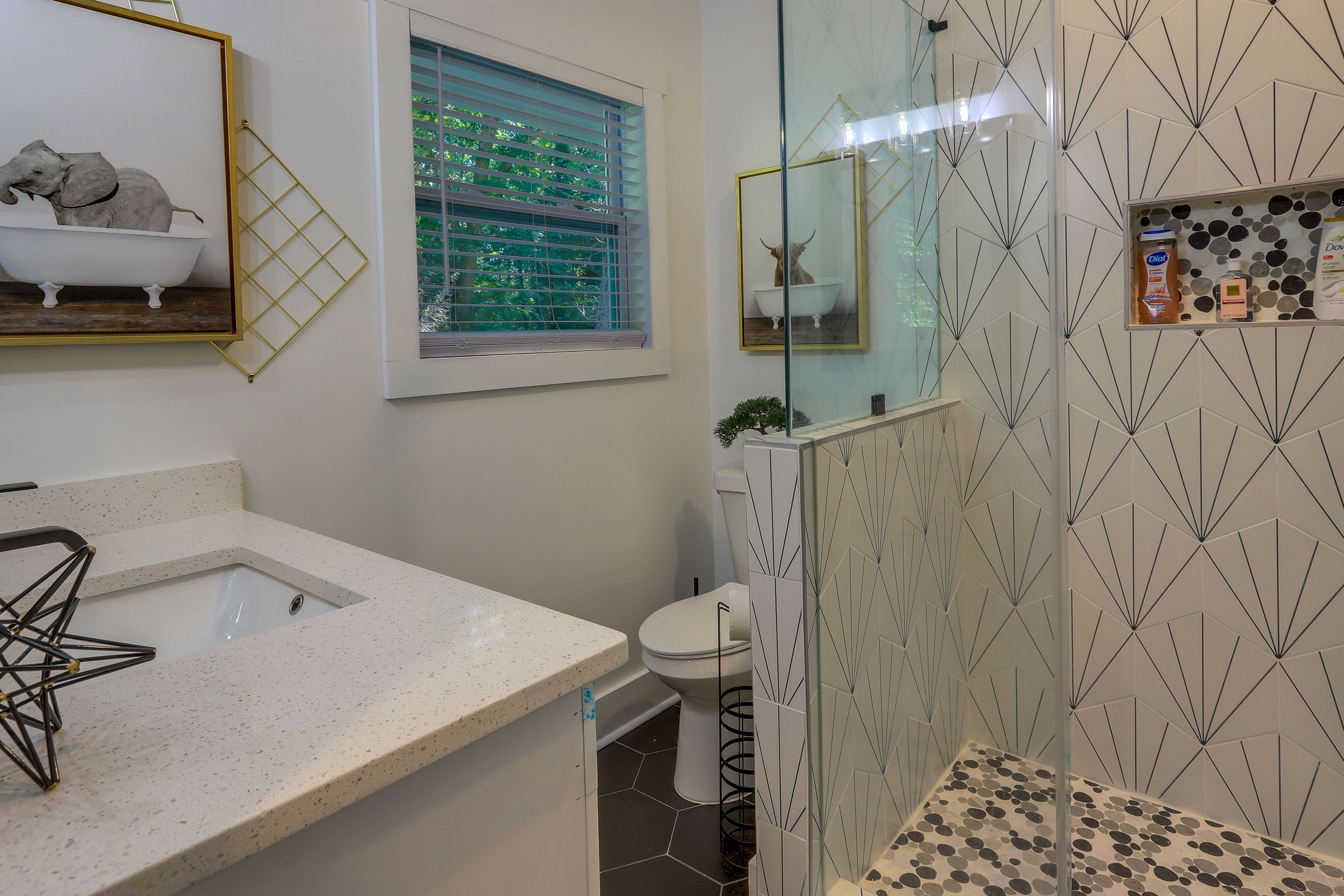 Full Bathroom | Walk-In Shower | Complimentary Toiletries | Towels Provided