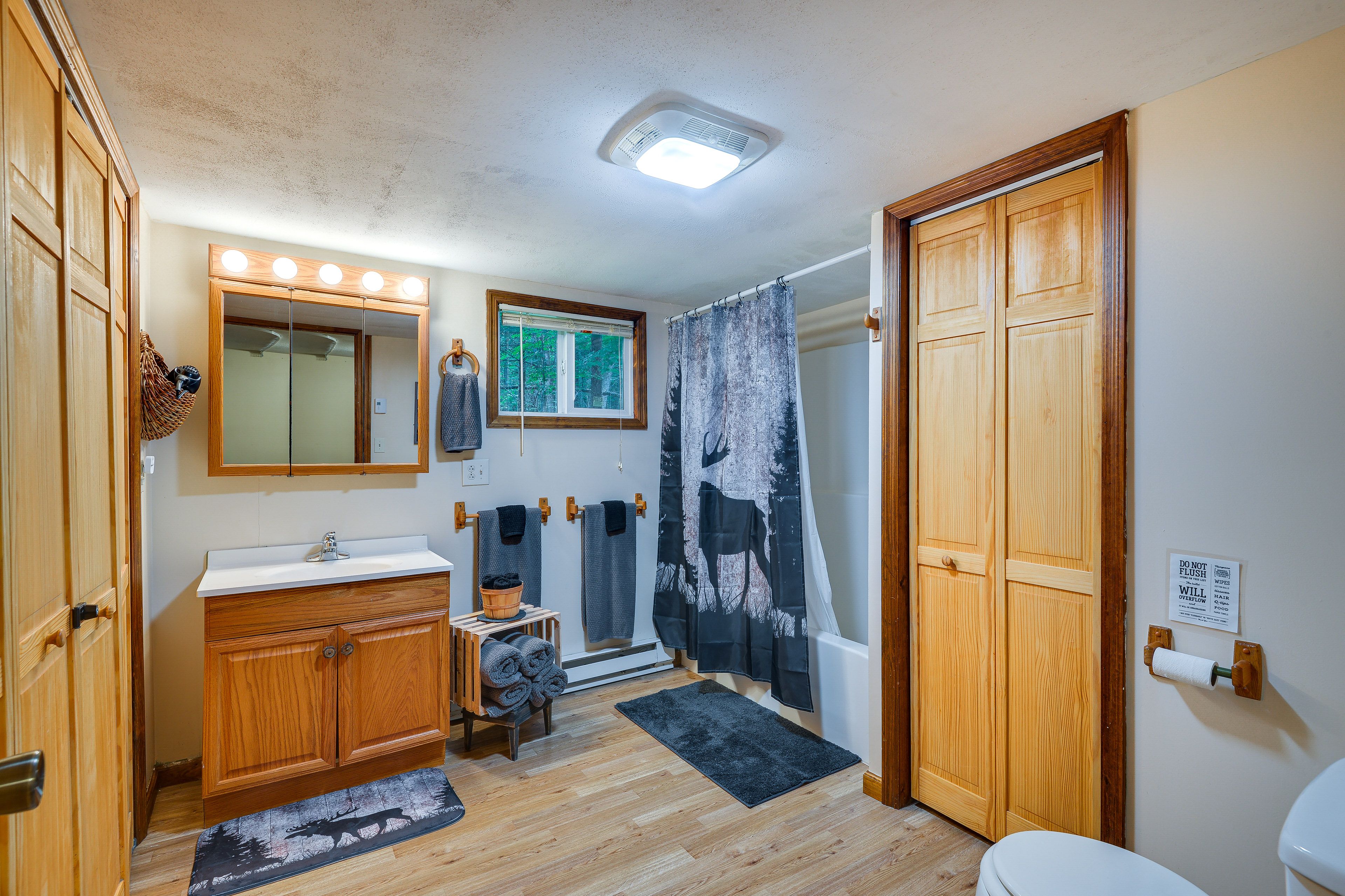 Full Bath | Complimentary Toiletries | Towels Provided