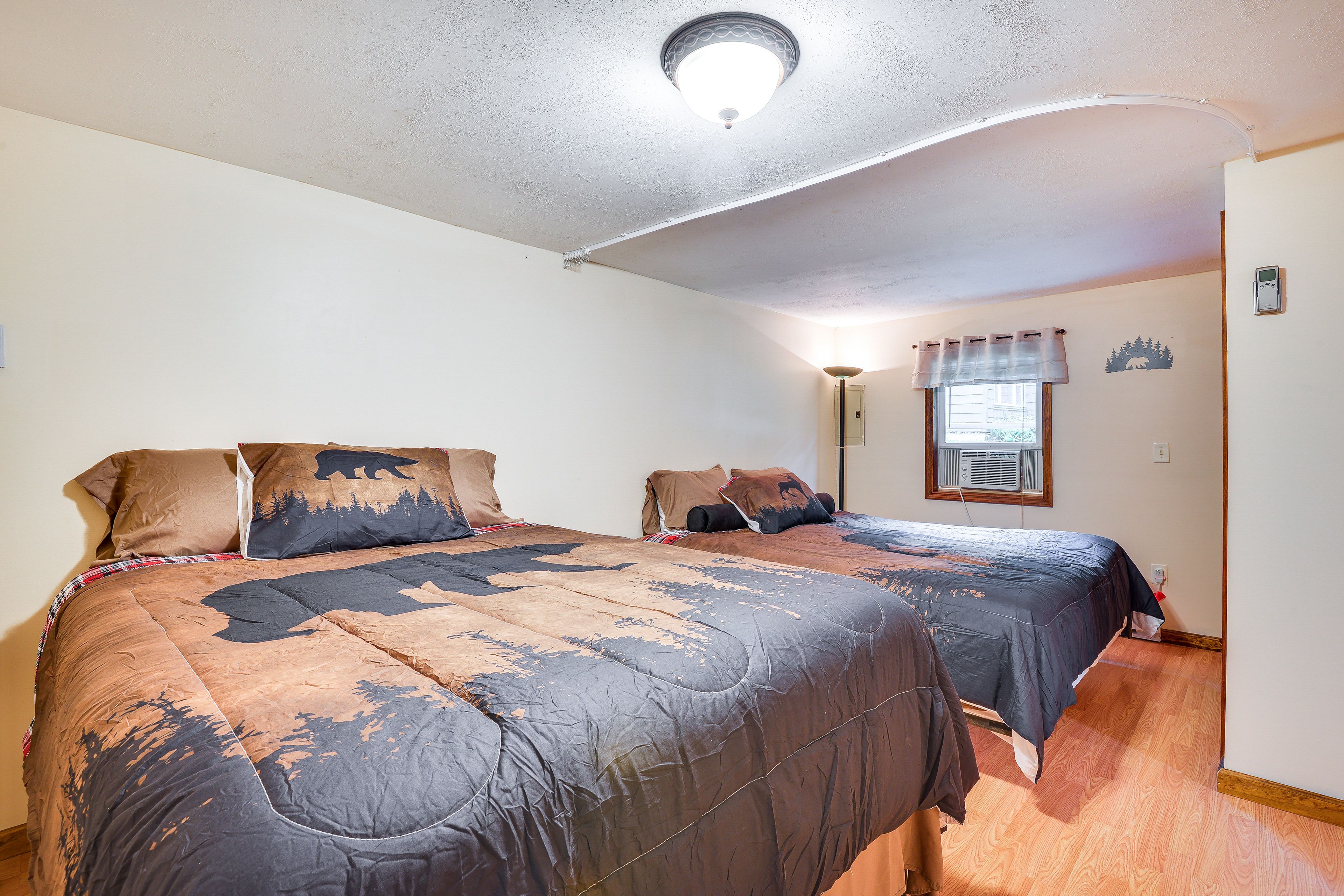 Bedroom | 2 Queen Beds | Linens Provided