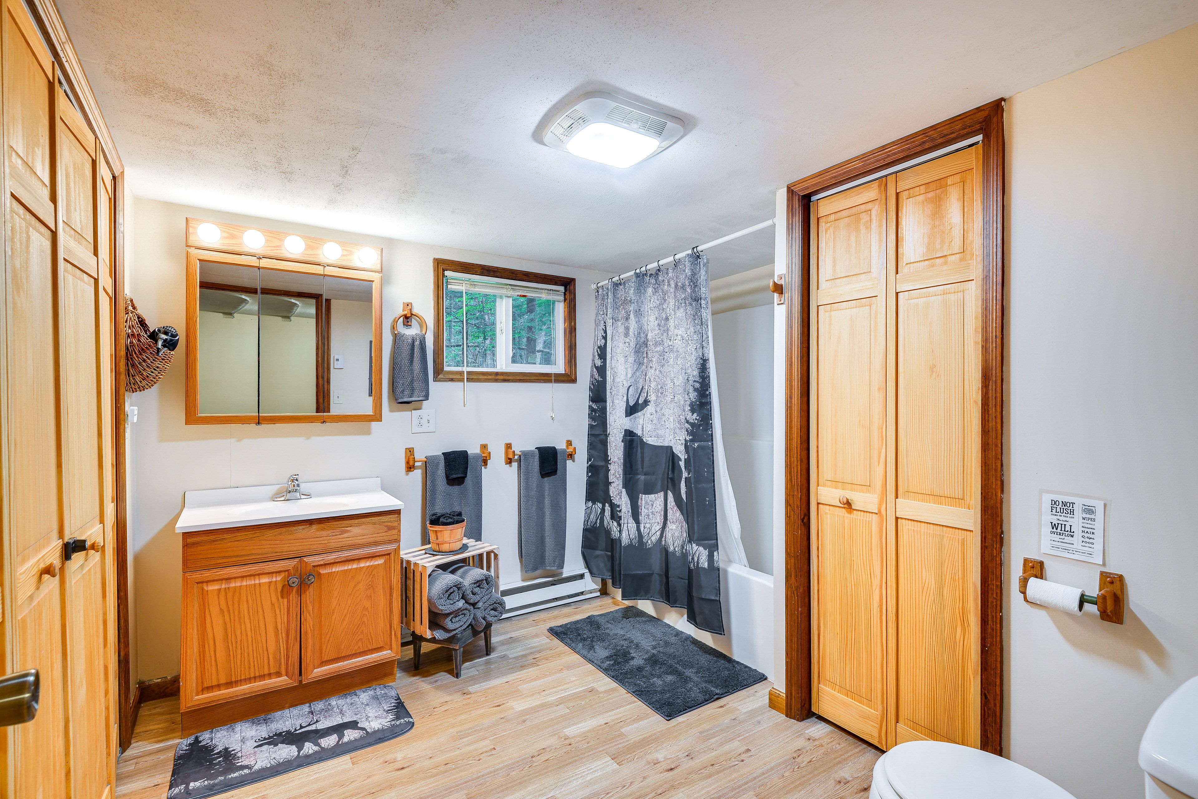 Full Bath | Complimentary Toiletries | Towels Provided