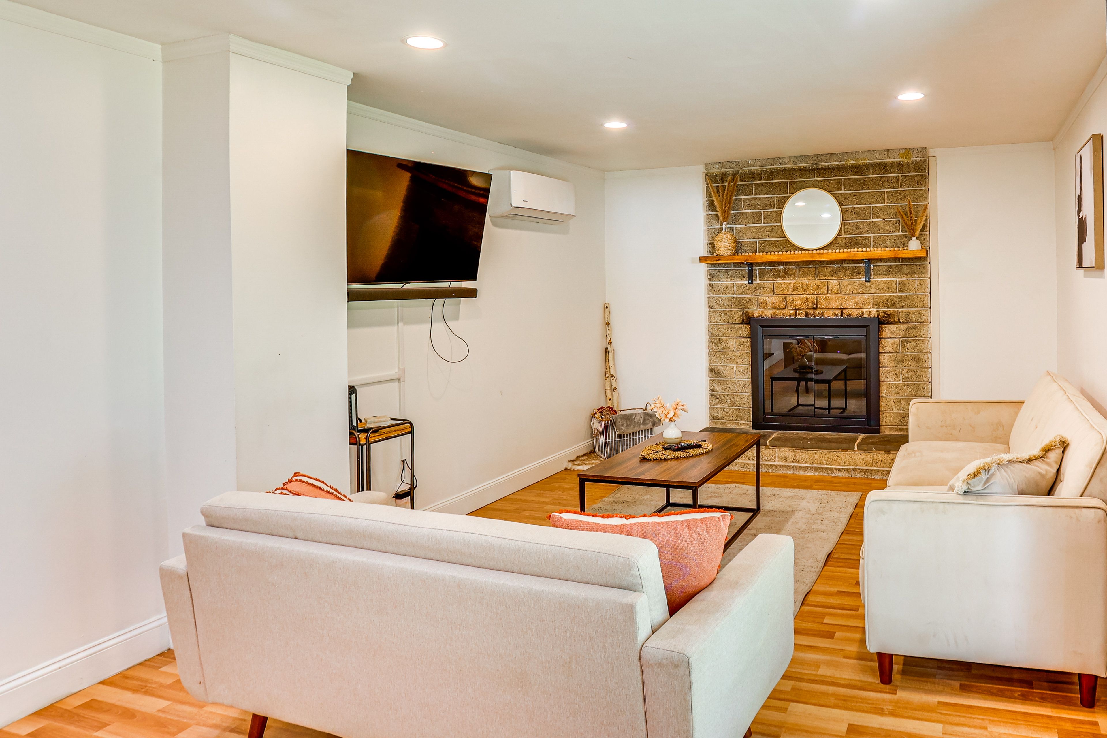 Front Room | 1st Floor | Twin Sleeper Sofa | Smart TV | Fireplace