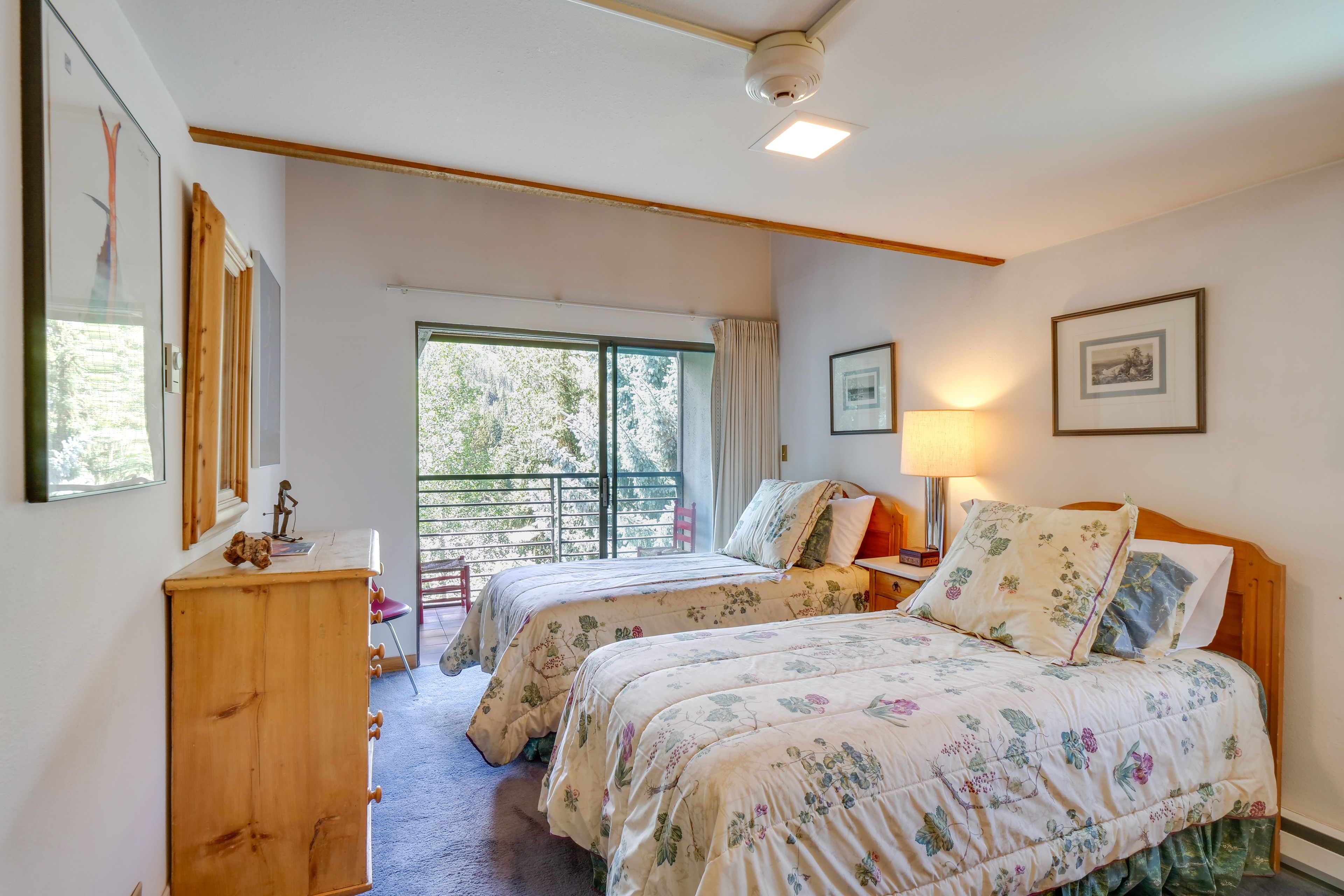 Bedroom 2 | 2 Twin Beds