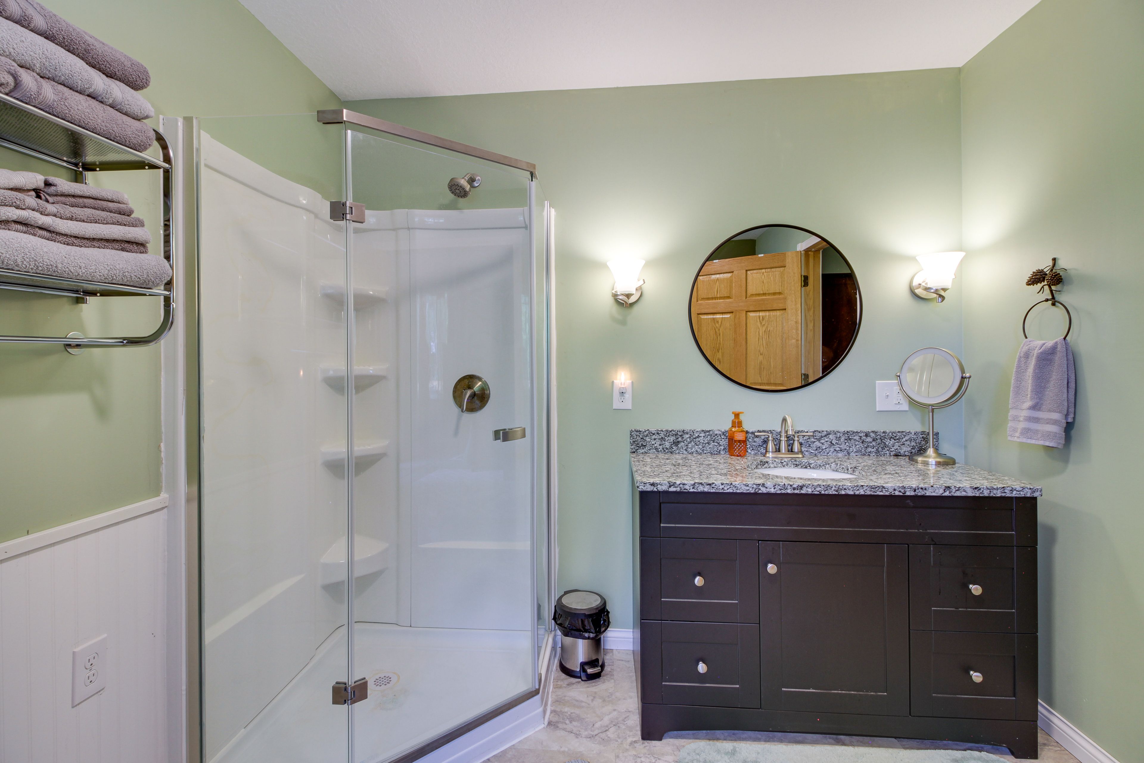 En-Suite Bathroom | 1st Floor | Towels Provided