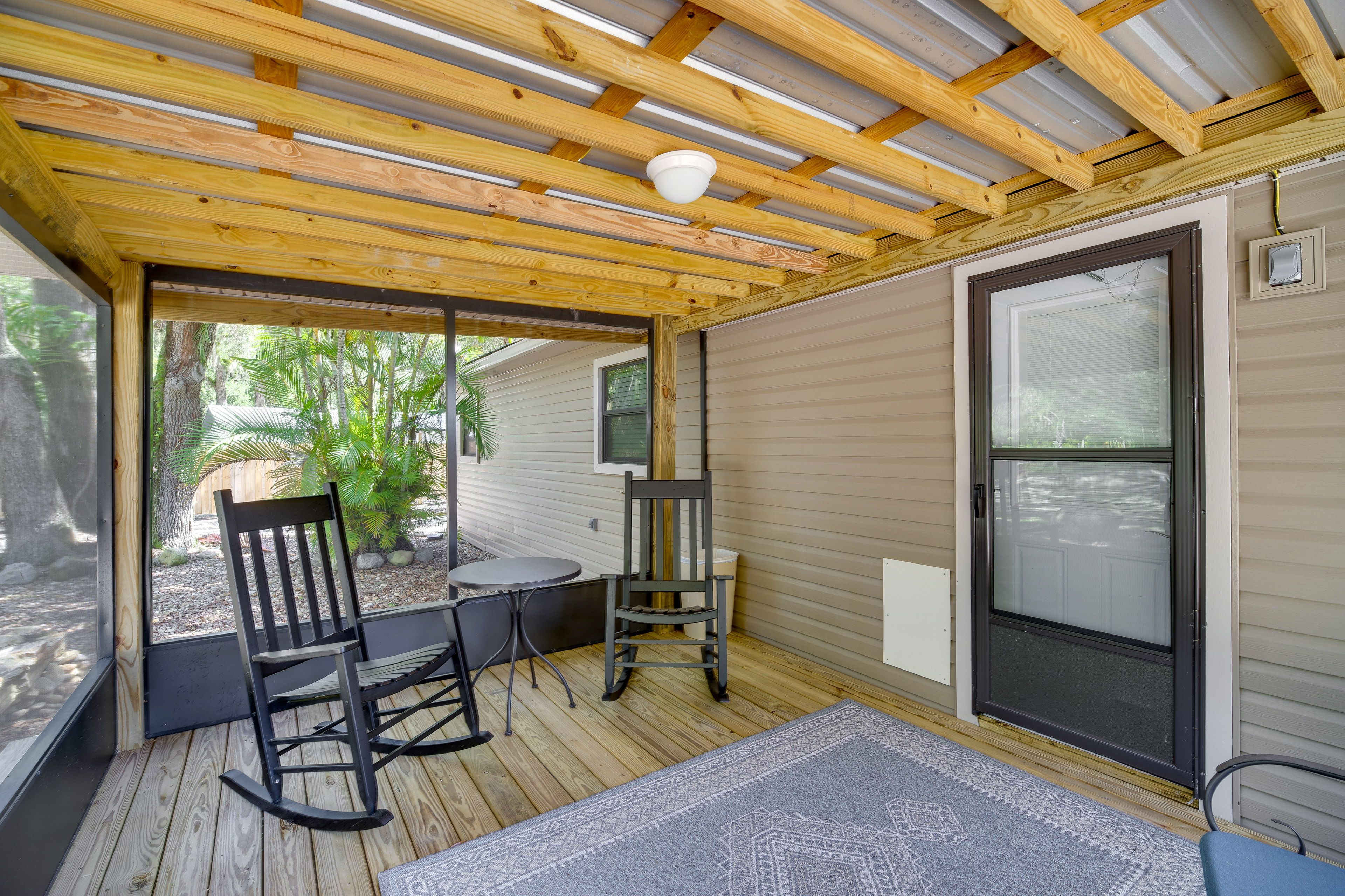 Screened-In Porch