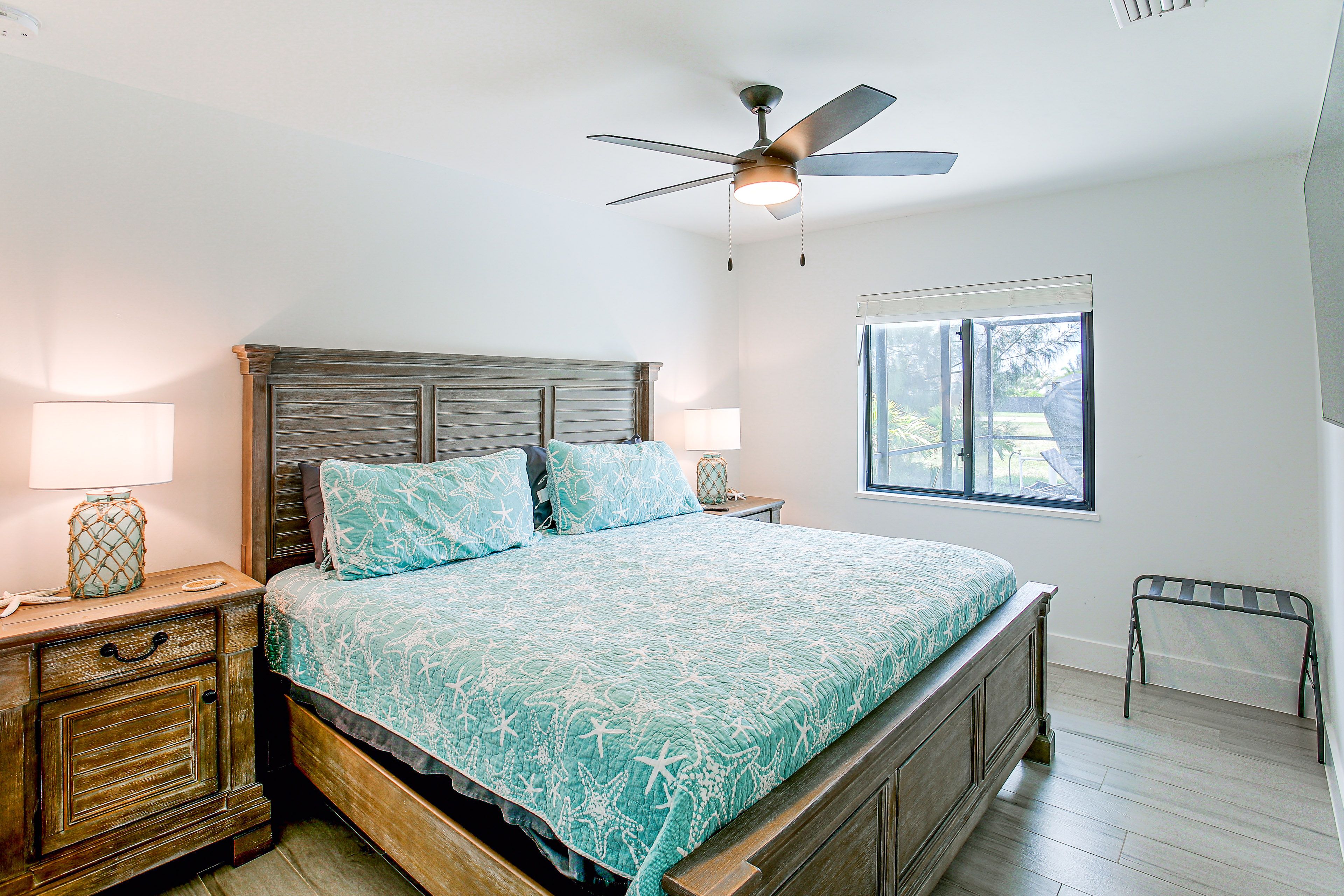 Bedroom 2 | King Bed | Smart TV