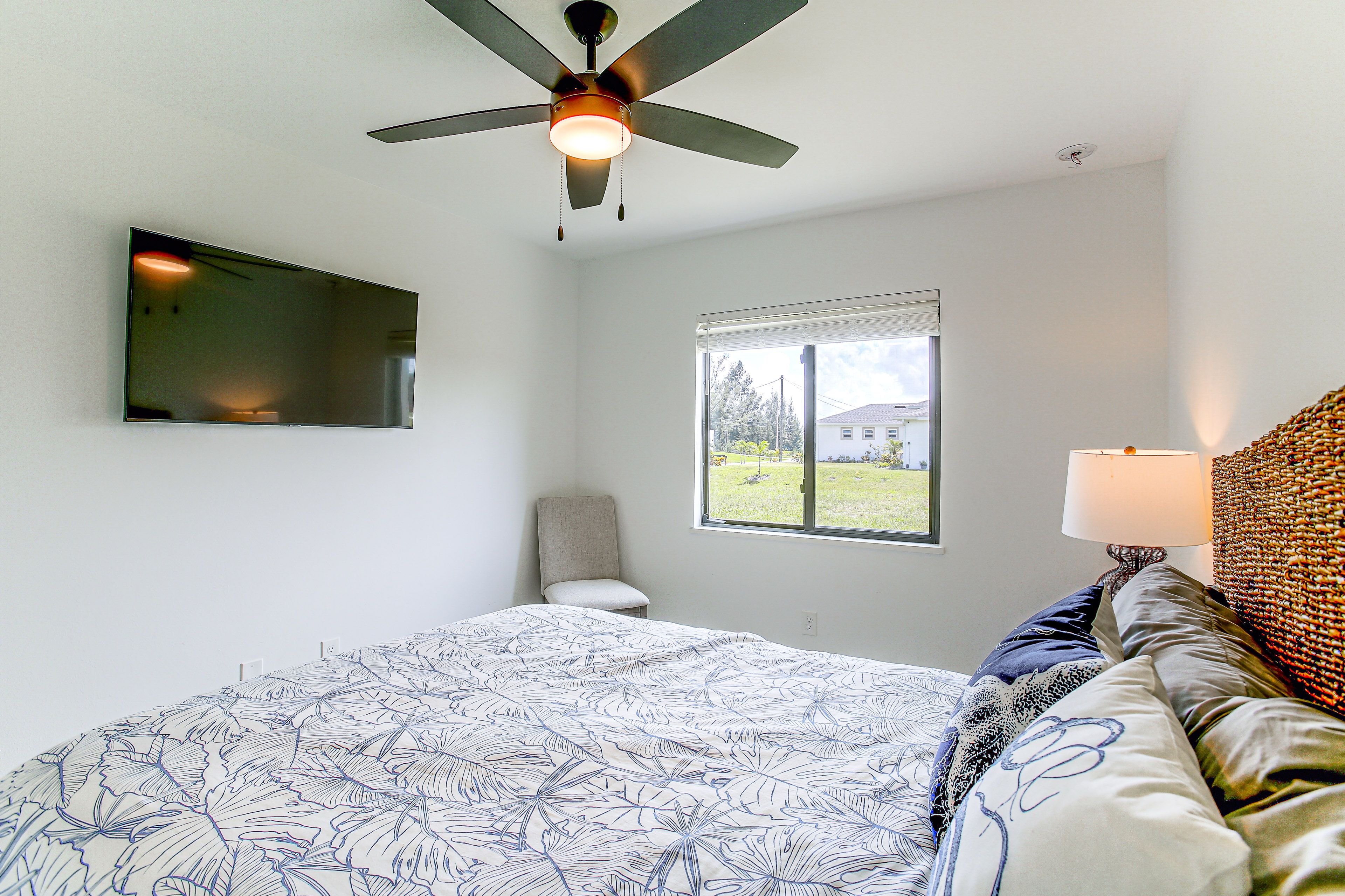 Bedroom 3 | Queen Bed | Smart TV