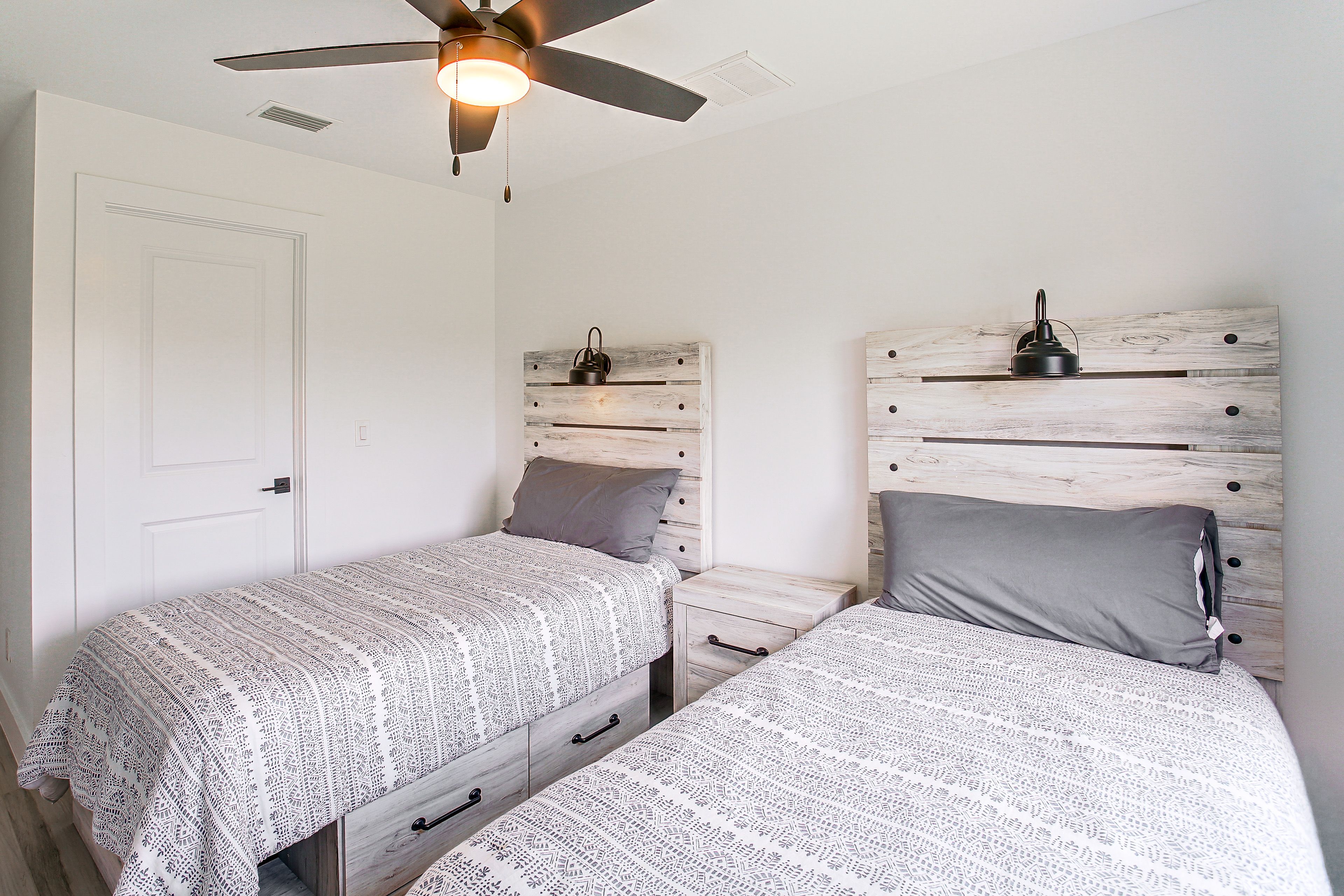 Bedroom 4 | 2 Twin Beds