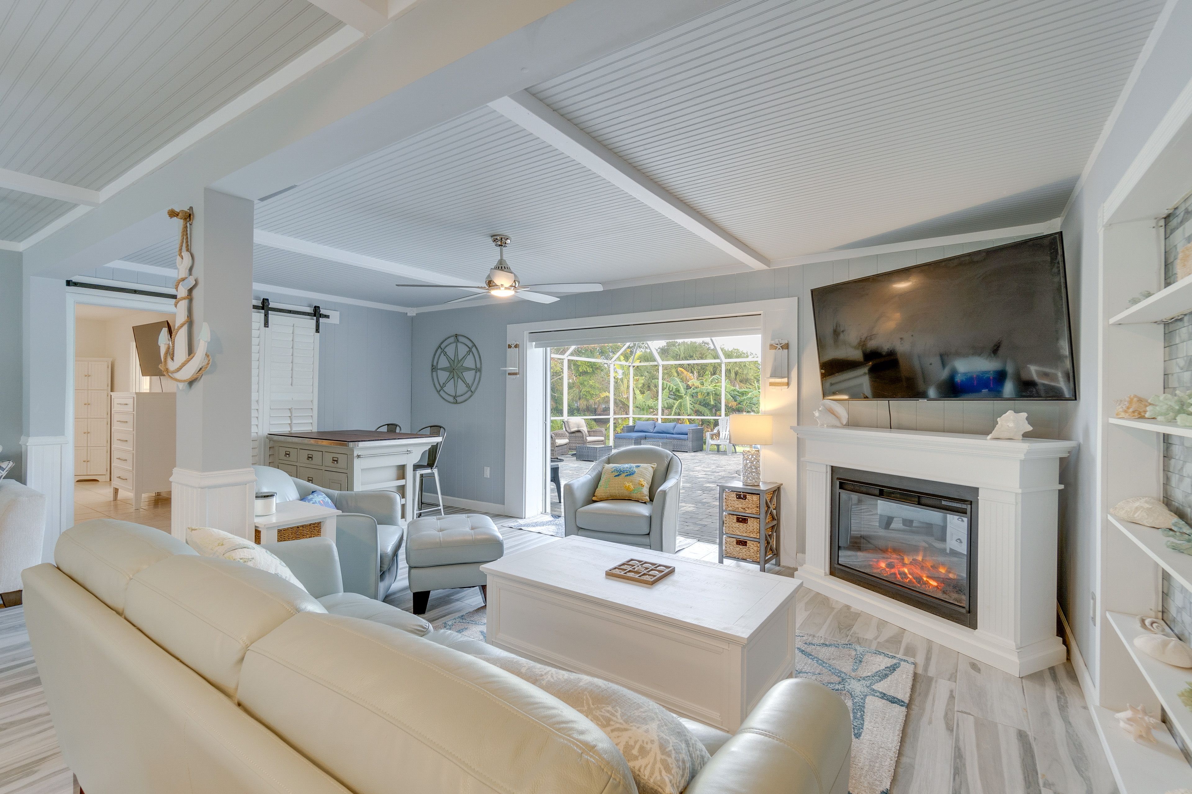 Living Room | Free WiFi